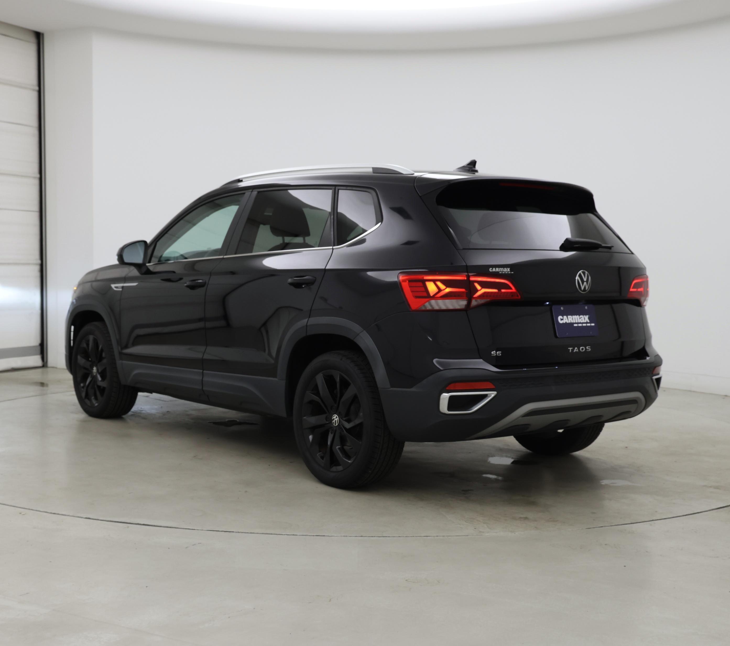 Thumbnail: 2022 Volkswagen Taos - 2