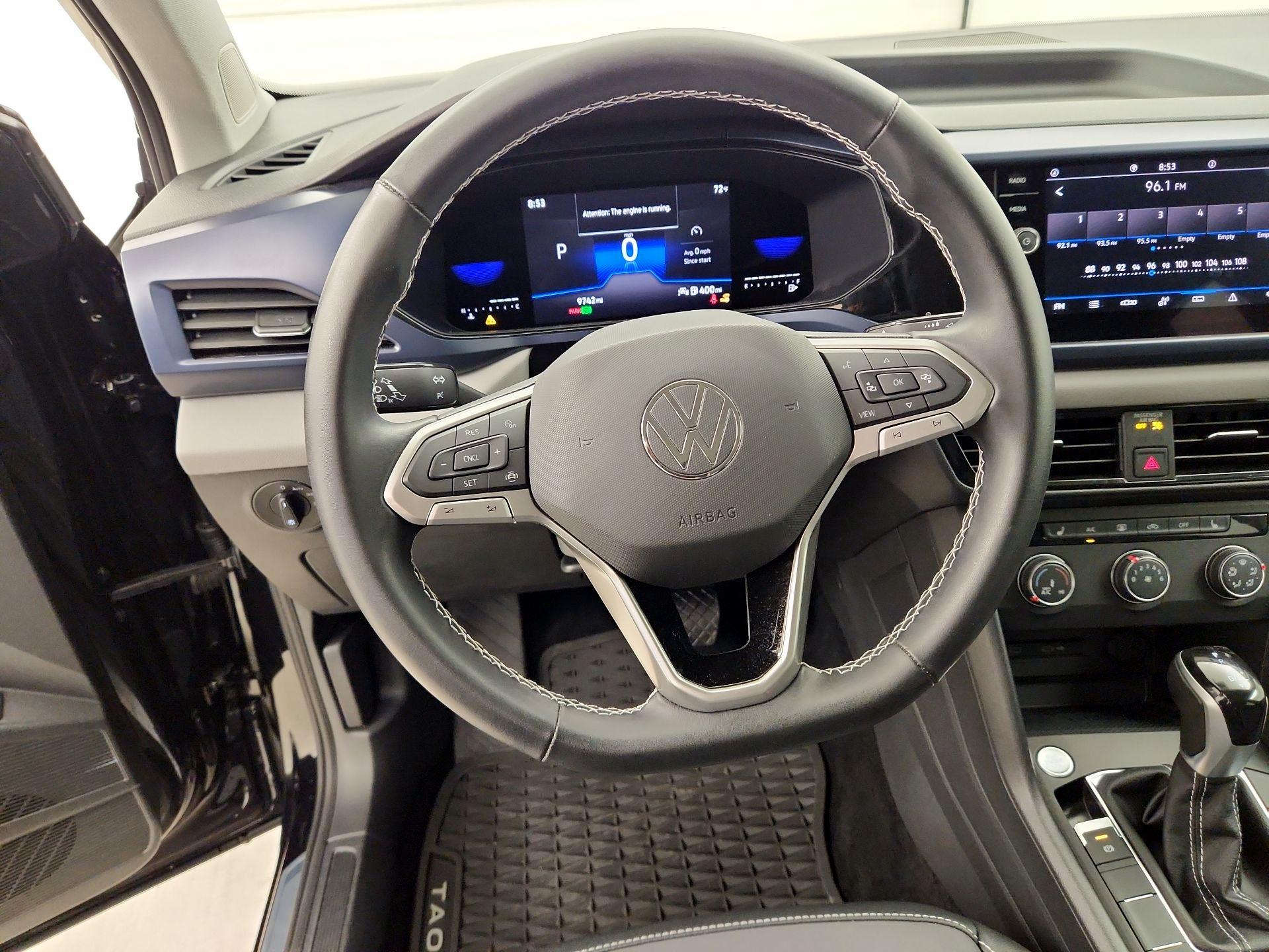 Thumbnail: 2022 Volkswagen Taos - 10