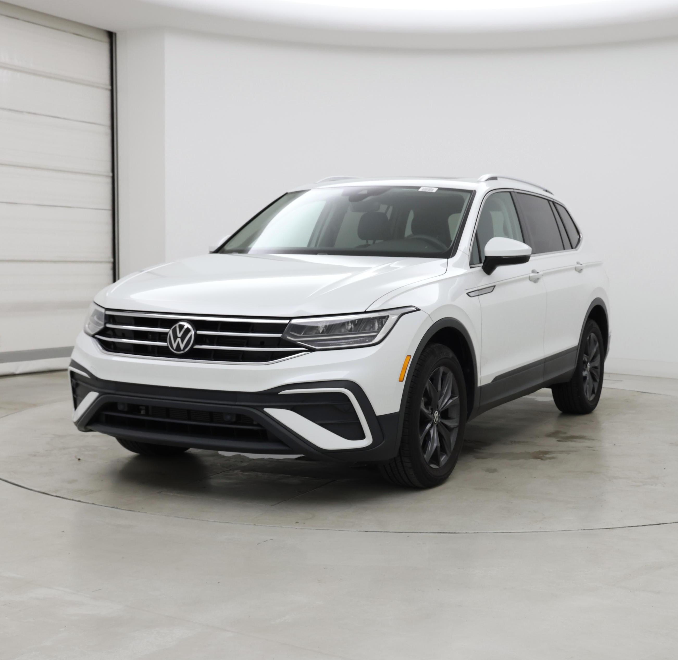 Thumbnail: 2023 Volkswagen Tiguan - 4