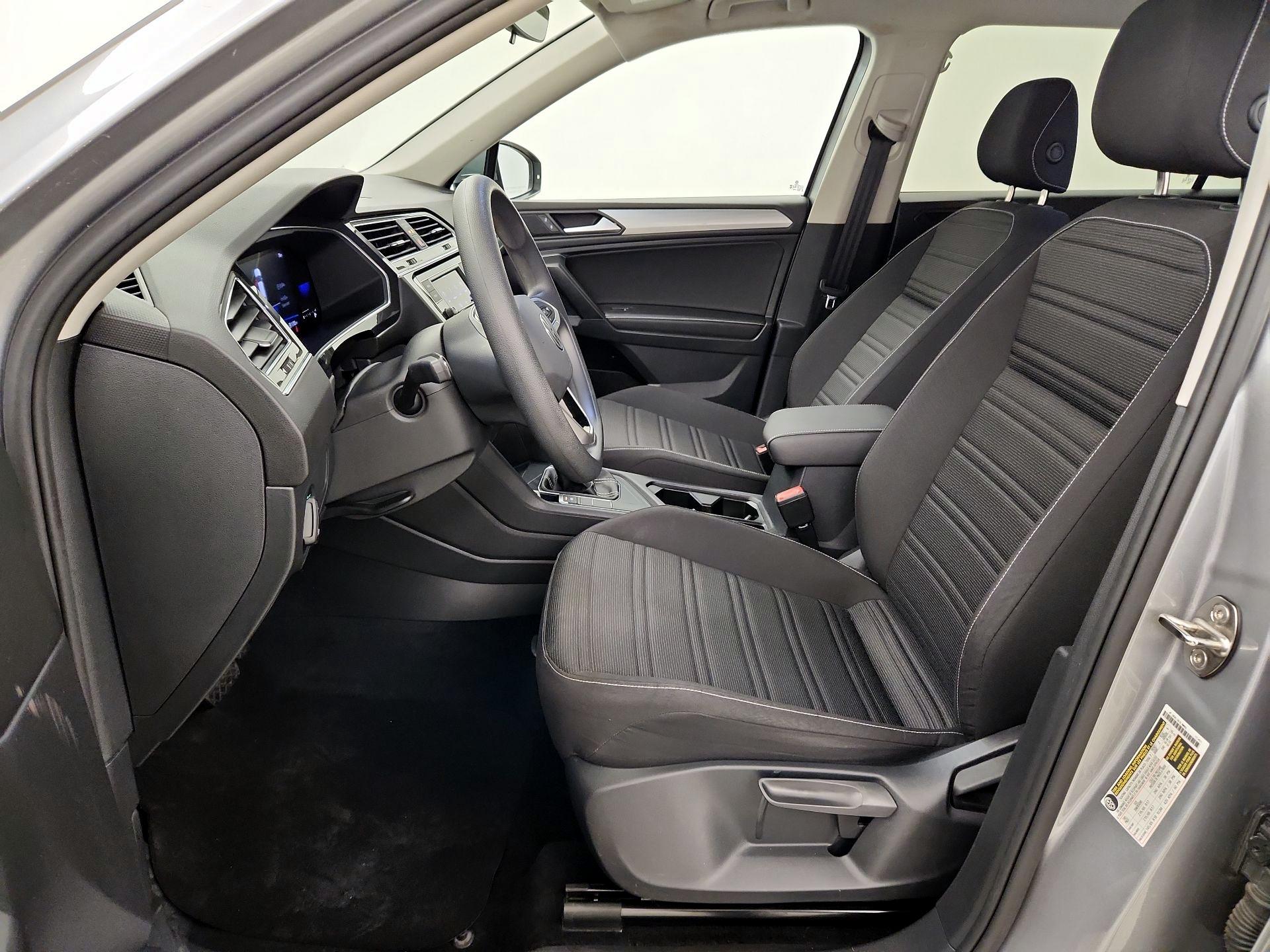 Thumbnail: 2023 Volkswagen Tiguan - 11
