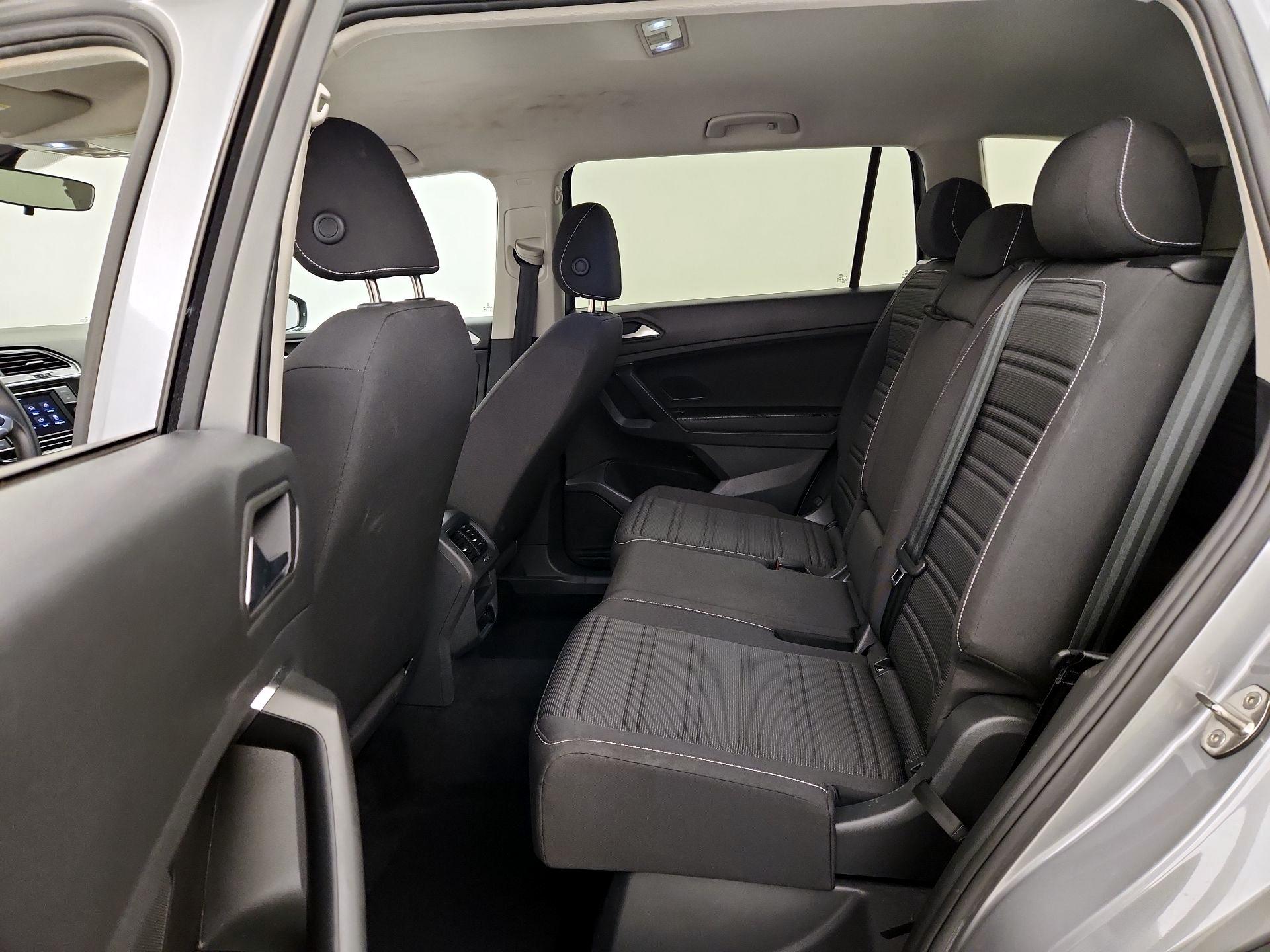 Thumbnail: 2023 Volkswagen Tiguan - 19