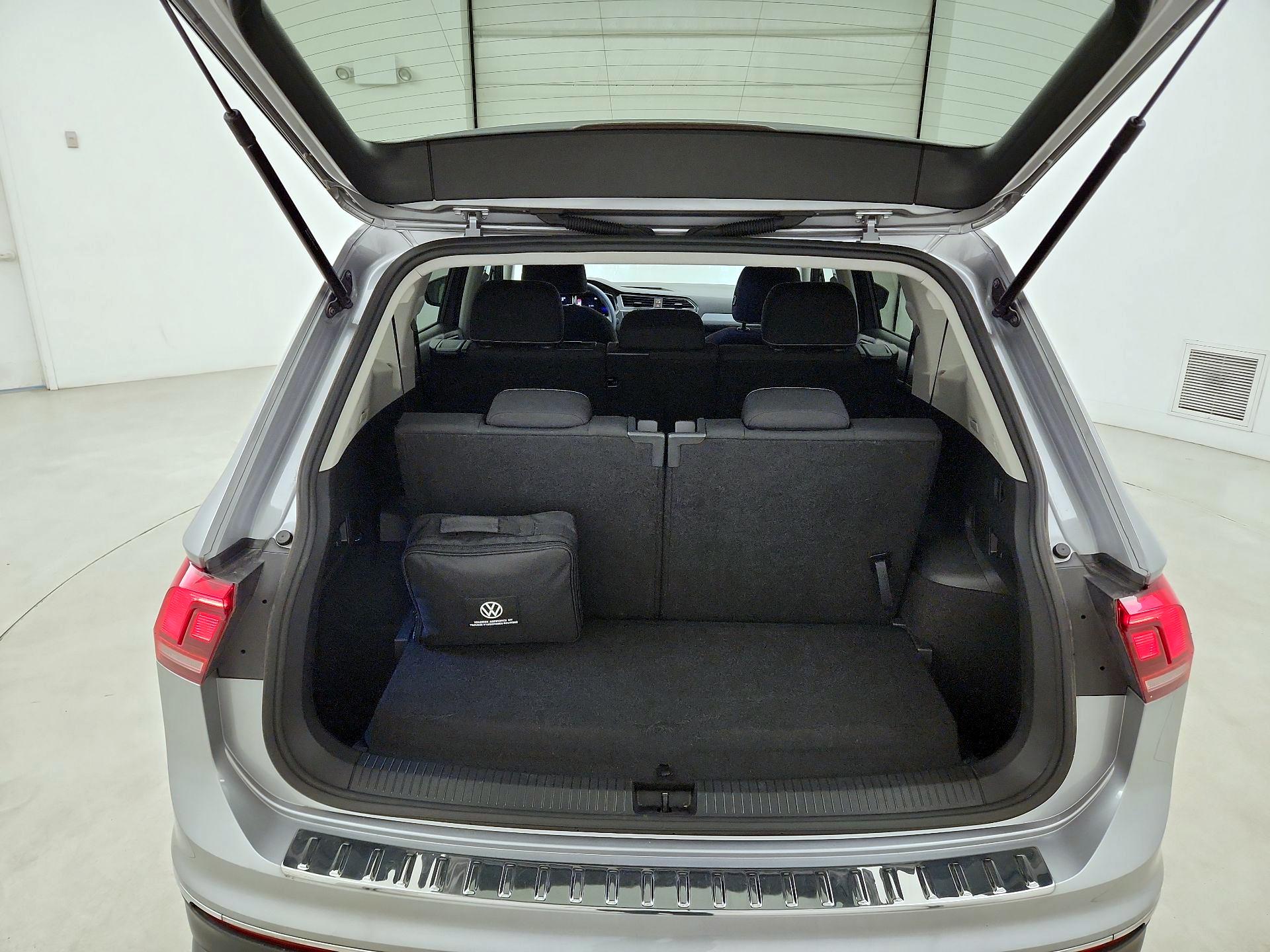 Thumbnail: 2023 Volkswagen Tiguan - 20