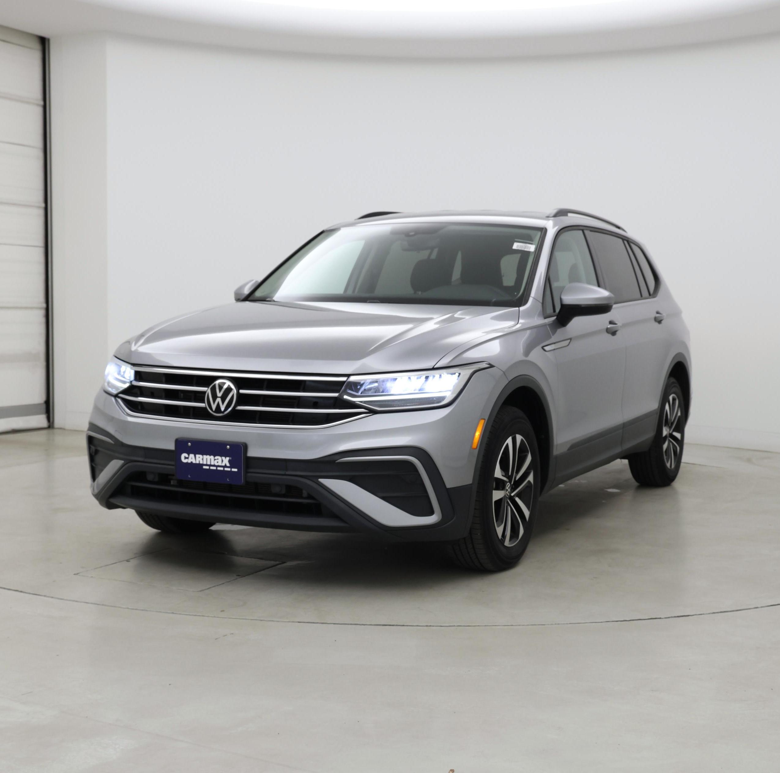 Thumbnail: 2023 Volkswagen Tiguan - 4