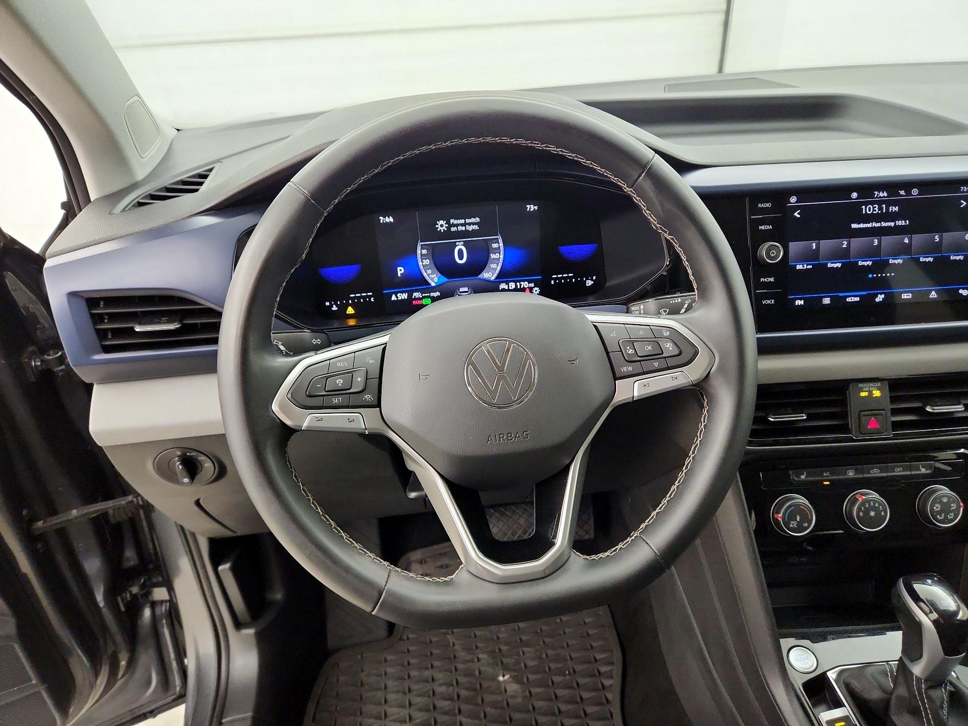 Thumbnail: 2023 Volkswagen Taos - 10