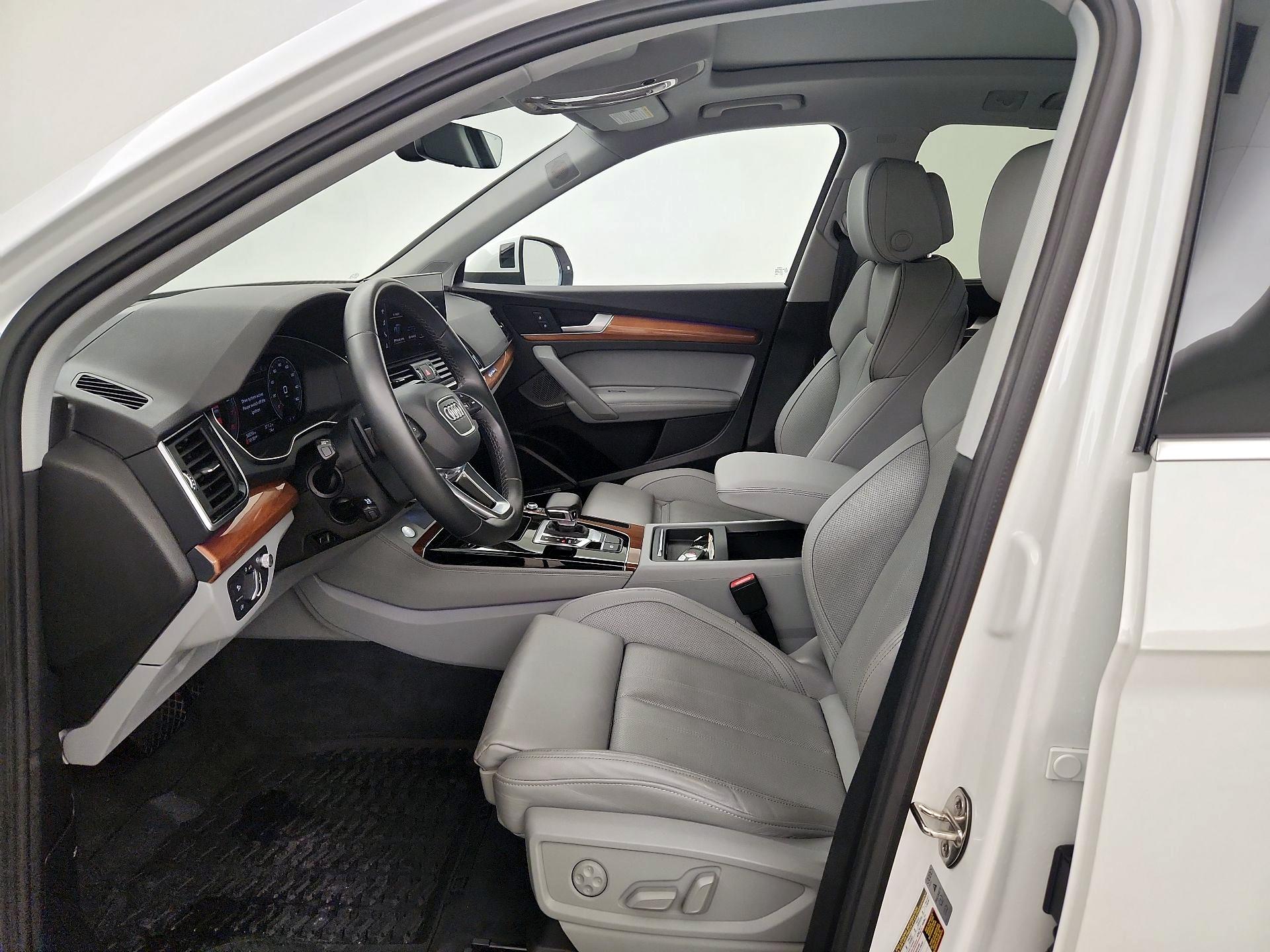 Thumbnail: 2022 Audi Q5 - 11