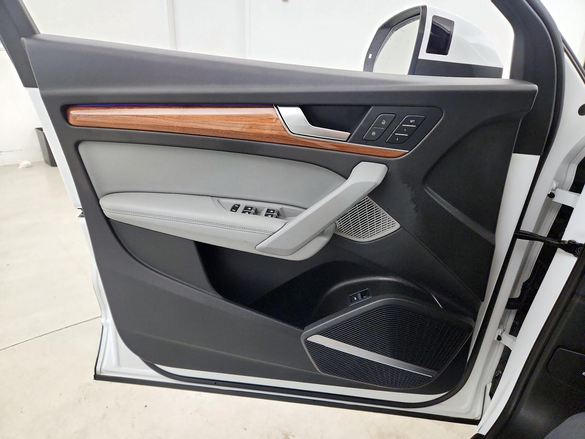 Thumbnail: 2022 Audi Q5 - 12