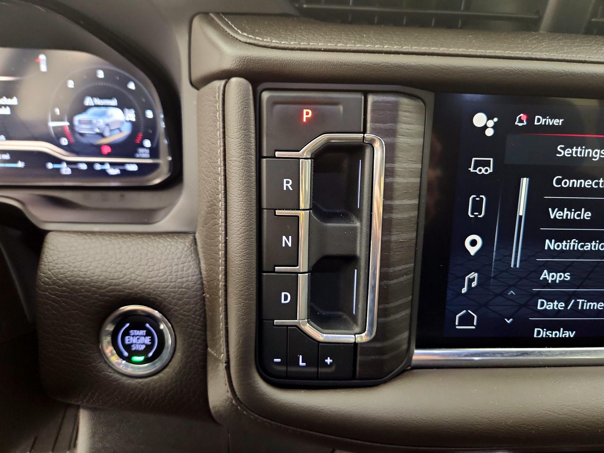 Thumbnail: 2023 GMC Yukon XL - 17