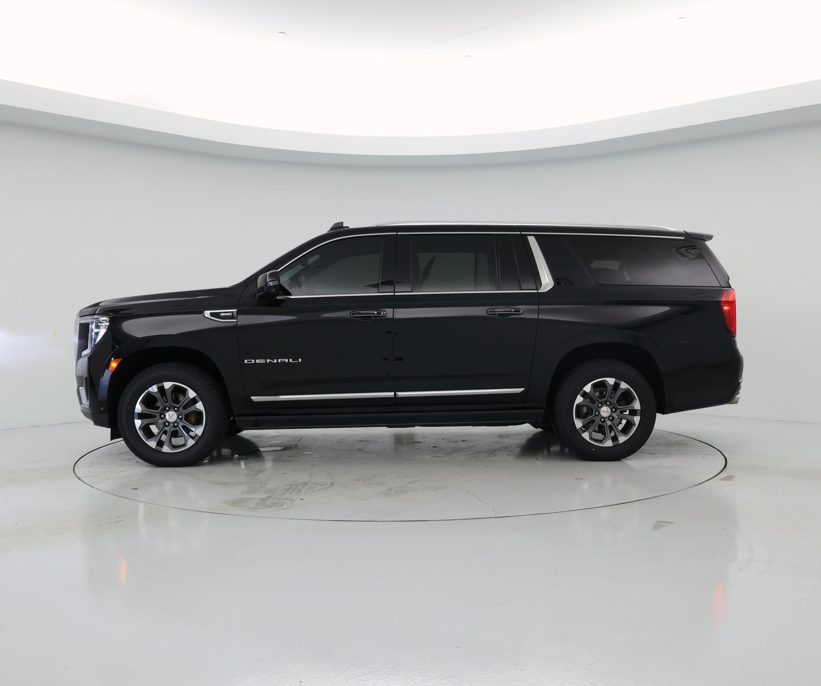 Thumbnail: 2023 GMC Yukon XL - 3