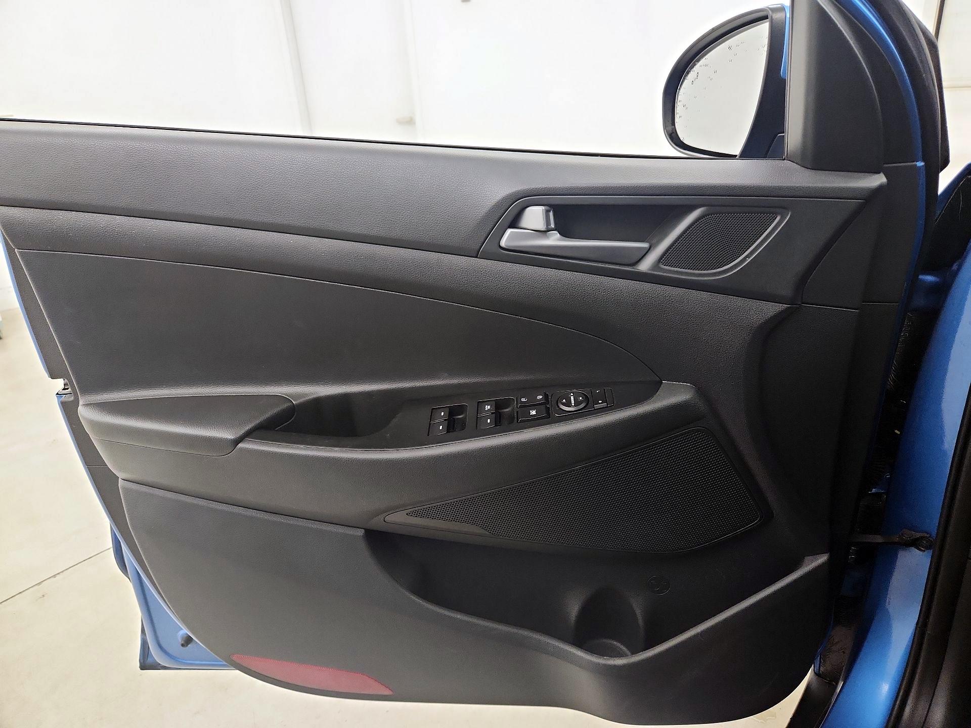 Thumbnail: 2017 Hyundai Tucson - 12
