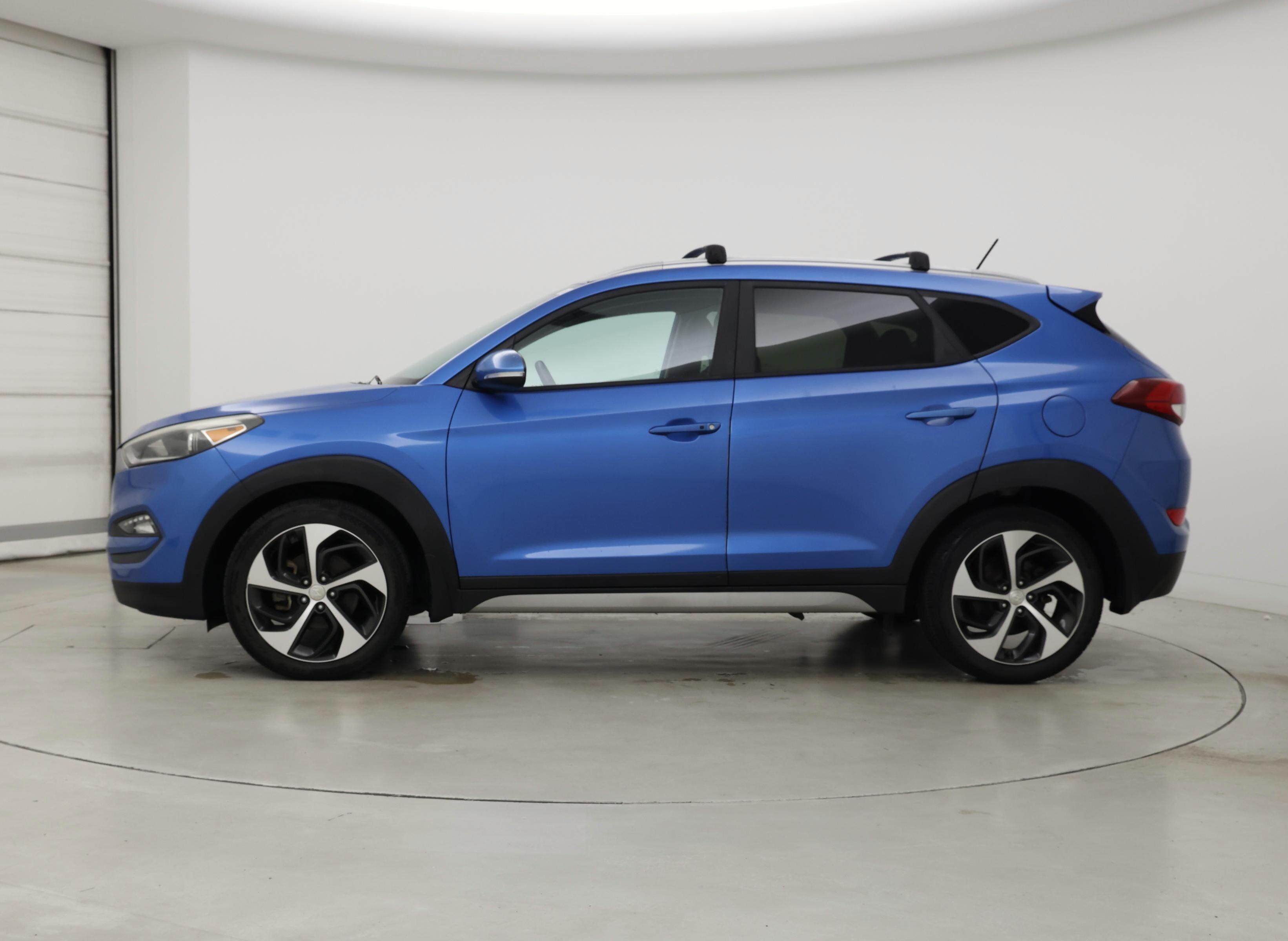Thumbnail: 2017 Hyundai Tucson - 3