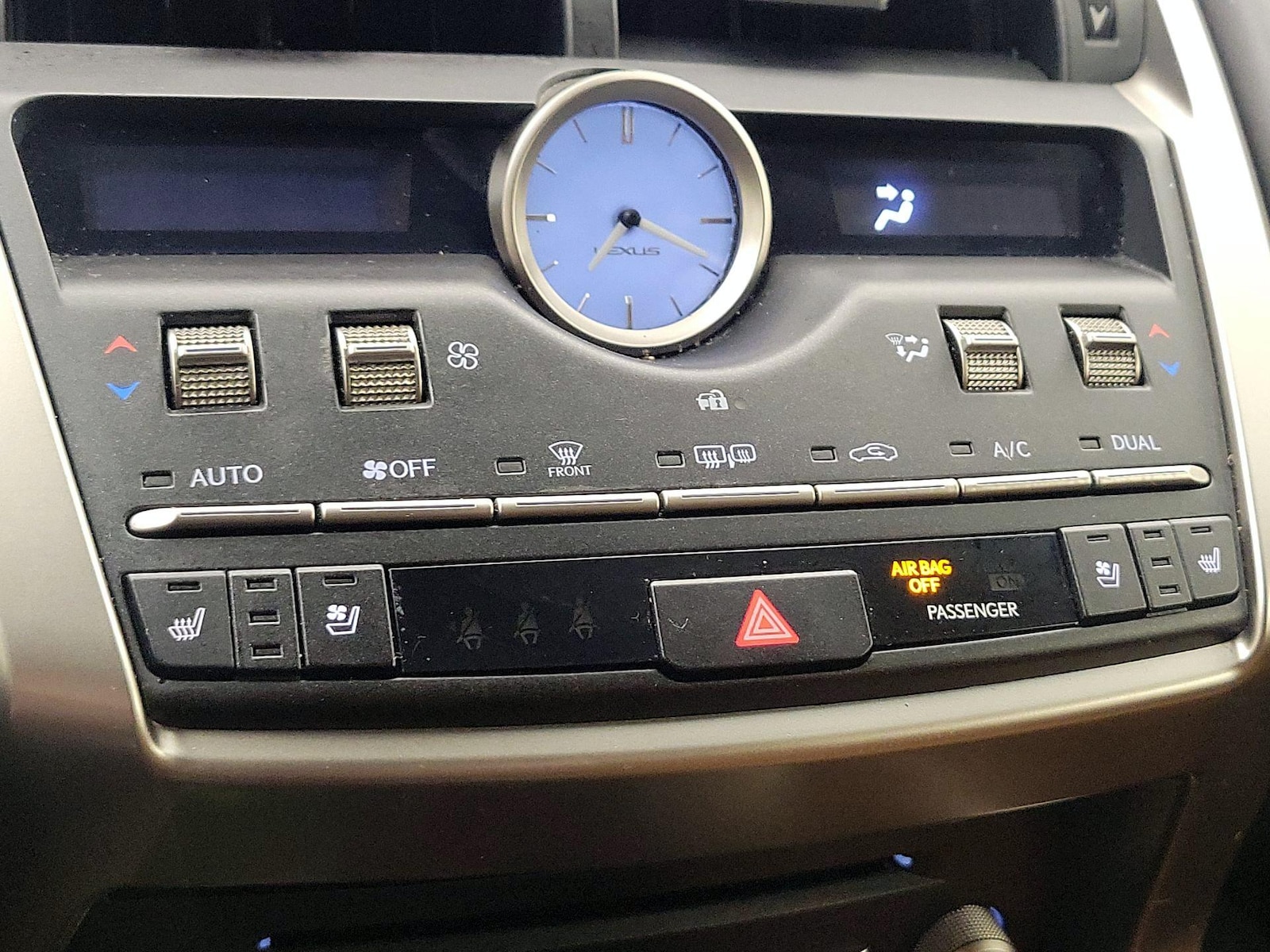 2019 Lexus NX 300 - Photo 17