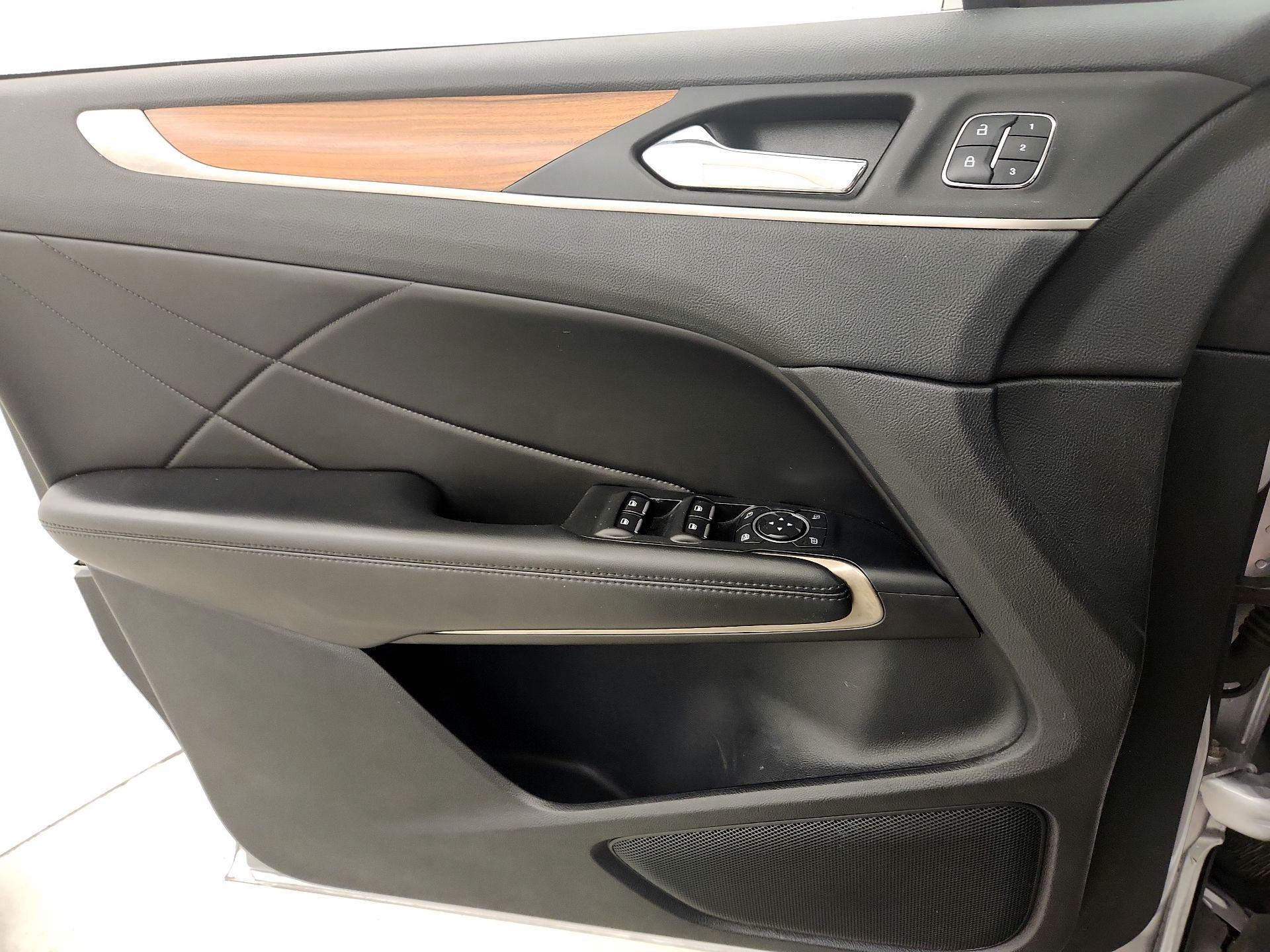 Thumbnail: 2018 Lincoln MKC - 12