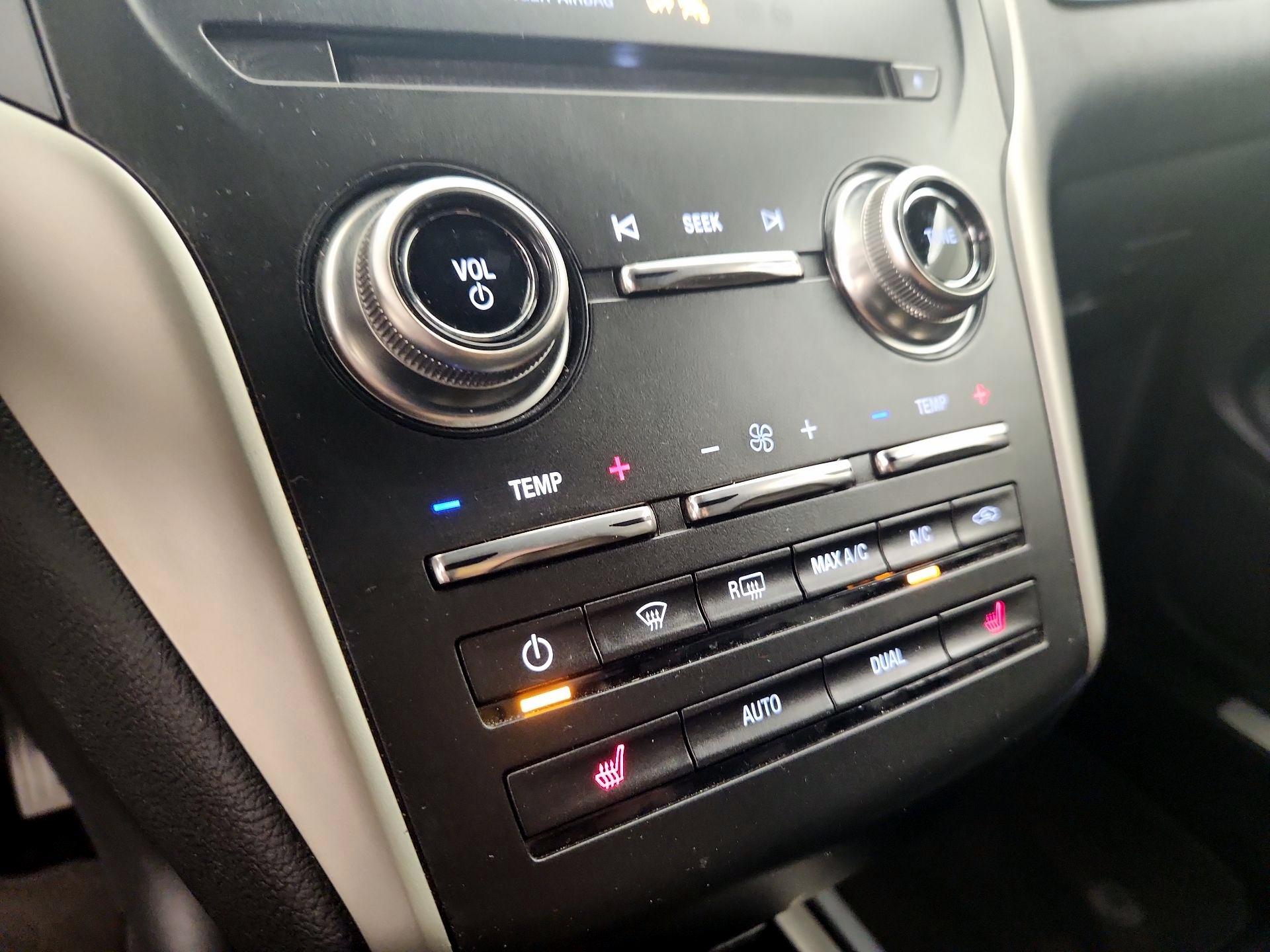 Thumbnail: 2018 Lincoln MKC - 17