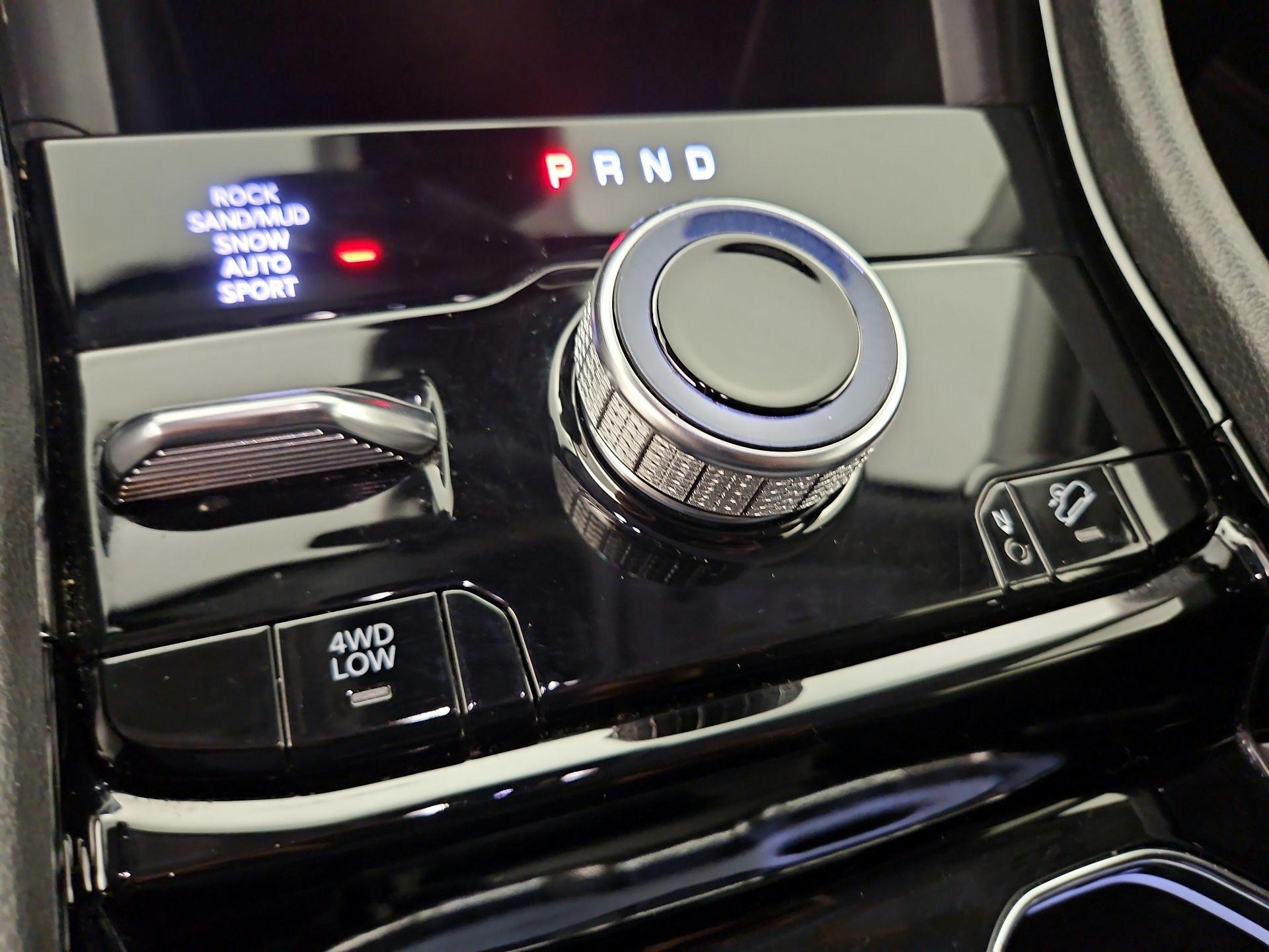 Thumbnail: 2023 Jeep Grand Cherokee - 18