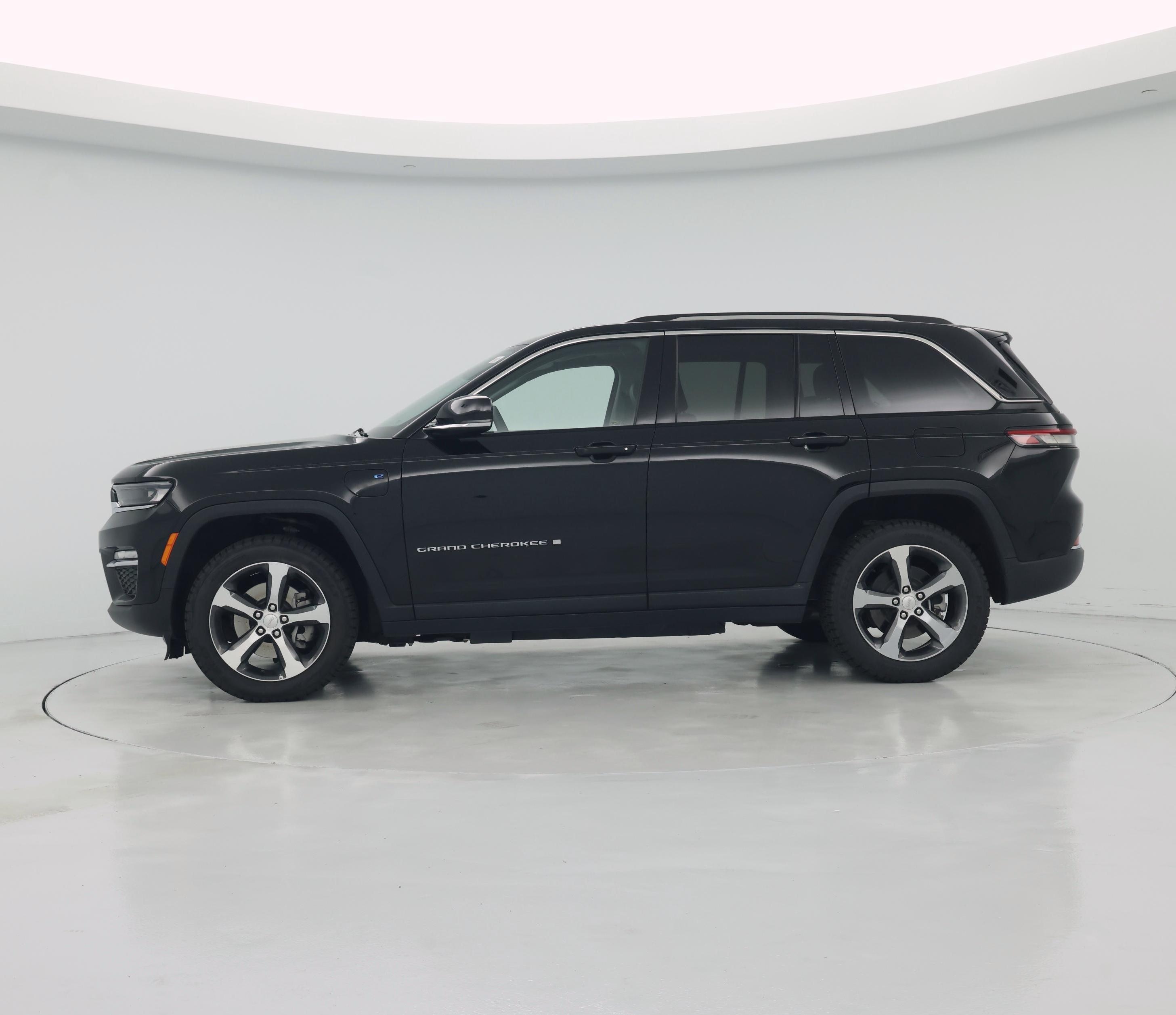 Thumbnail: 2023 Jeep Grand Cherokee - 3