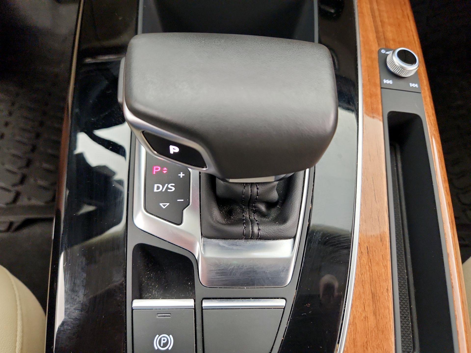 Thumbnail: 2023 Audi Q5 - 17