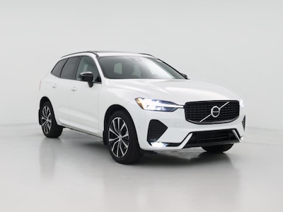 2023 Volvo XC60 B5 Plus Dark Theme