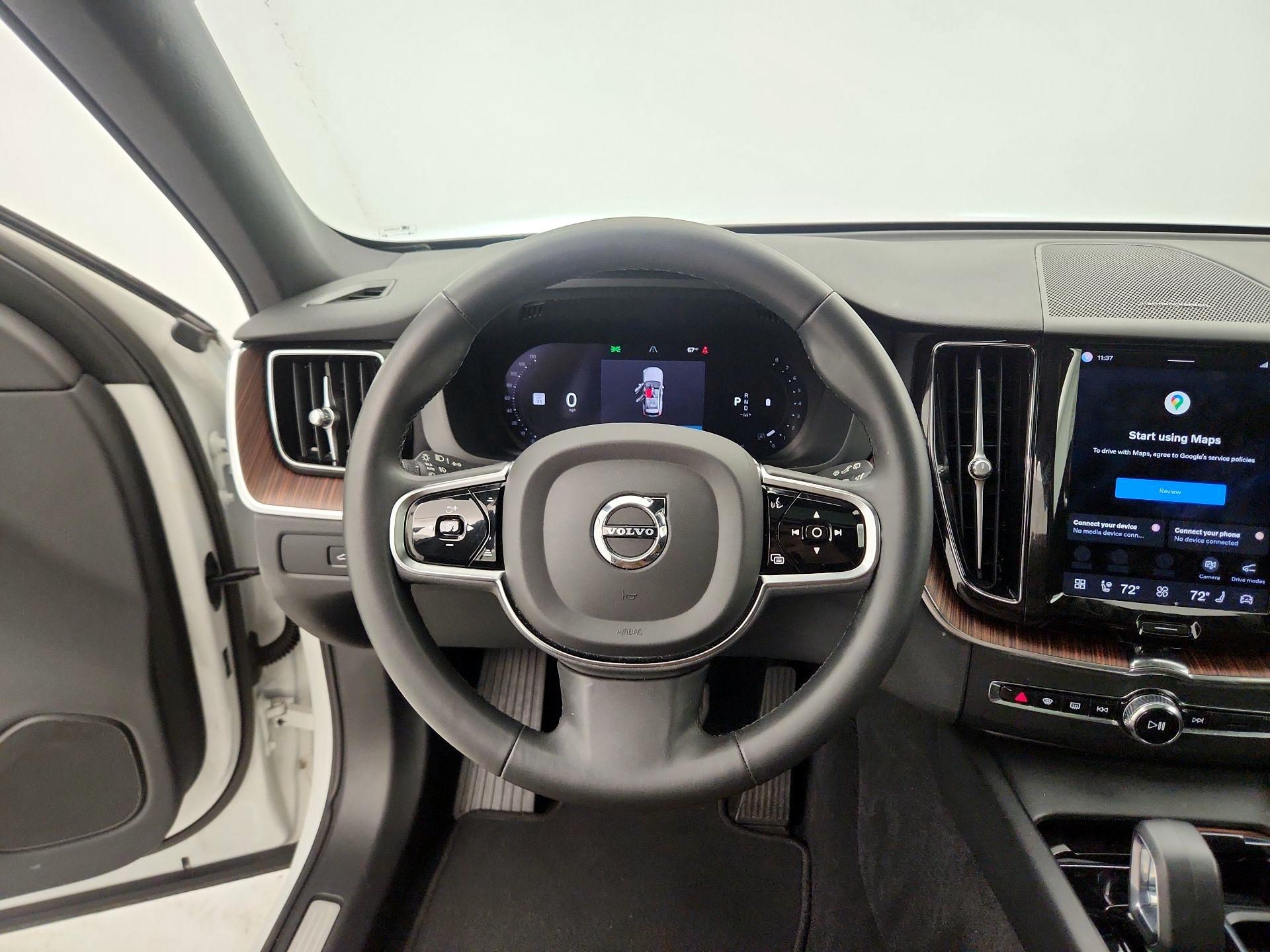 Thumbnail: 2023 Volvo XC60 - 10