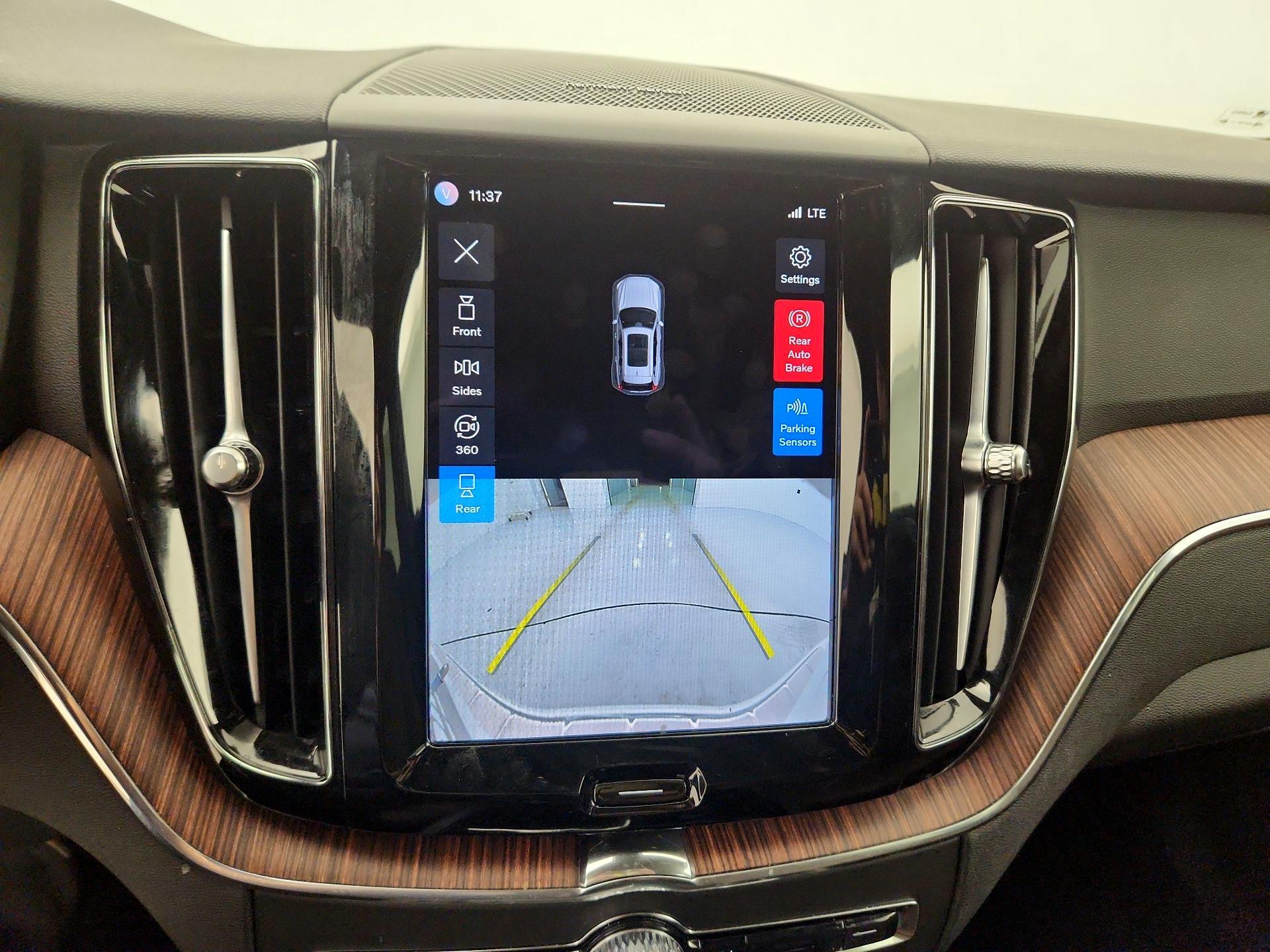 Thumbnail: 2023 Volvo XC60 - 13