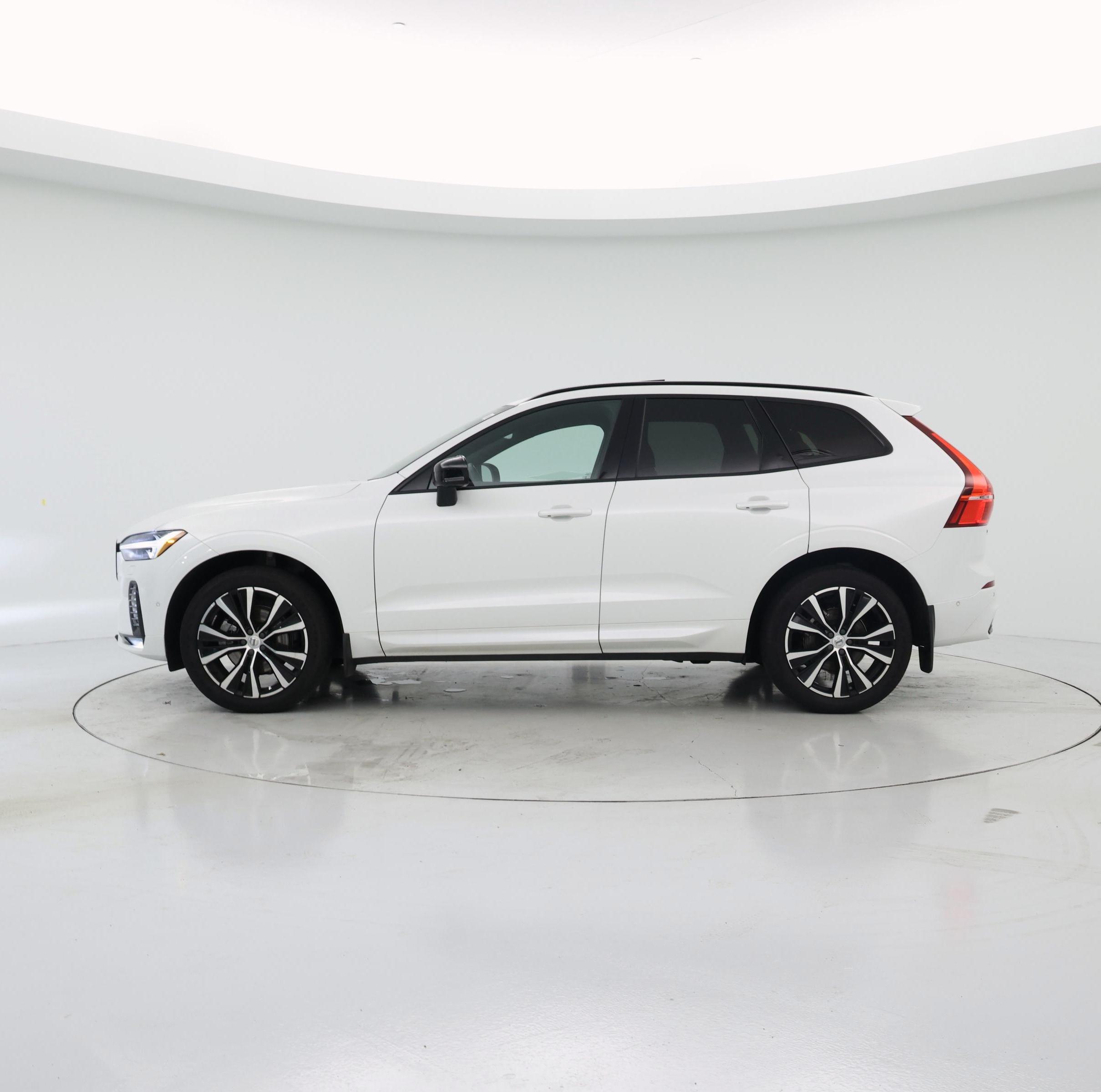 Thumbnail: 2023 Volvo XC60 - 3