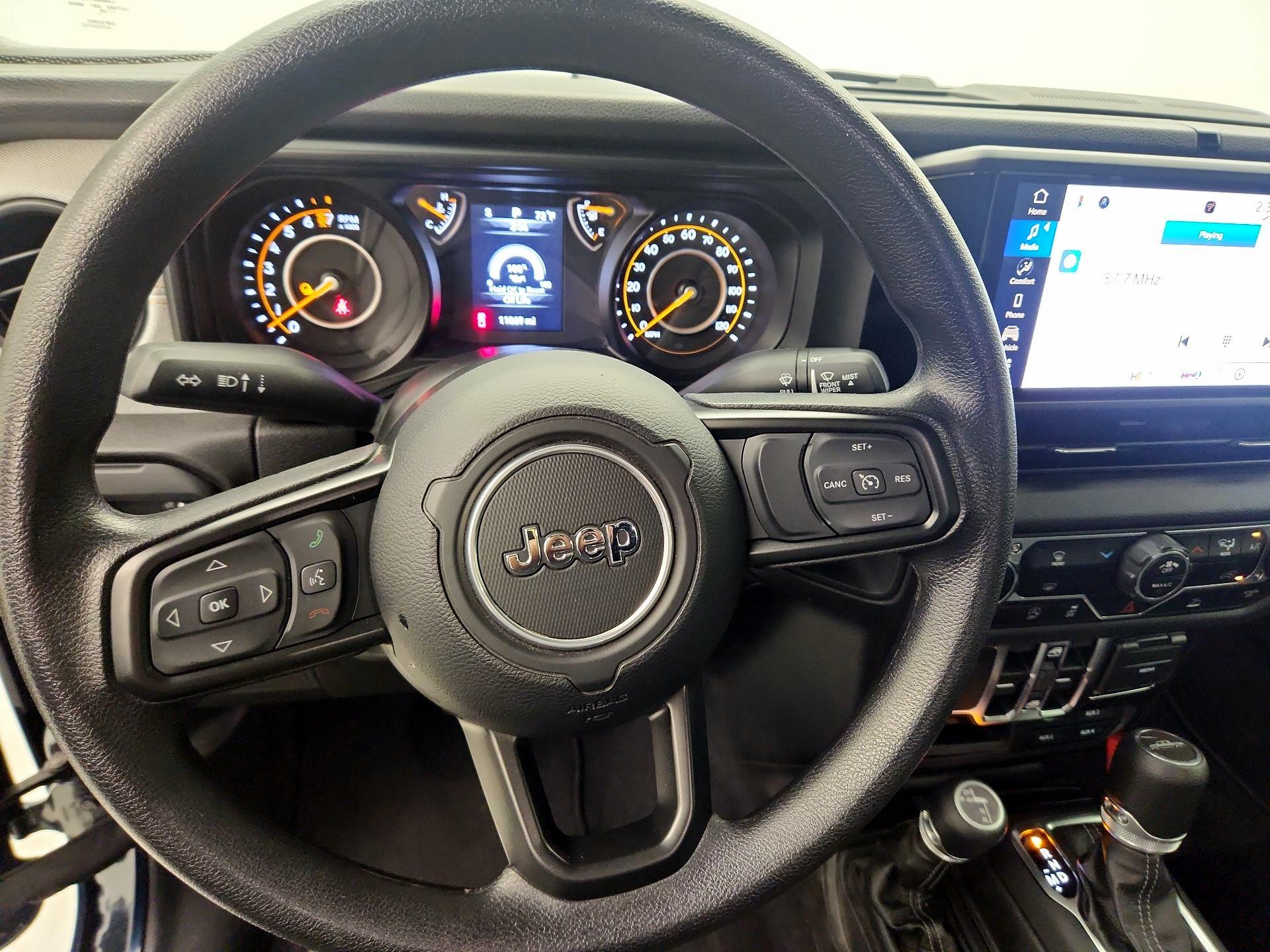Thumbnail: 2025 Jeep Gladiator - 10