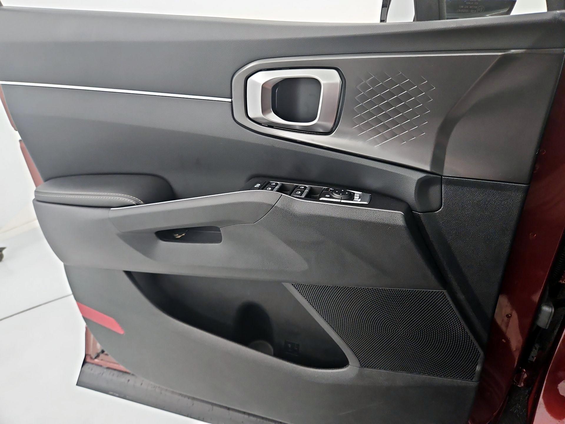 Thumbnail: 2025 Kia Sorento - 12