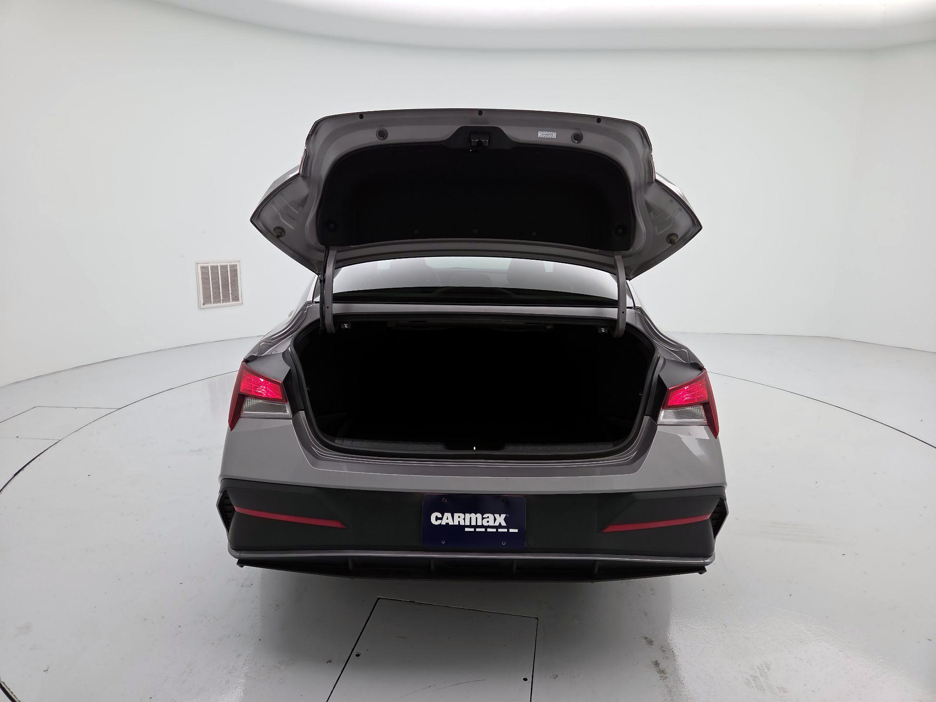 Thumbnail: 2024 Hyundai Elantra - 20