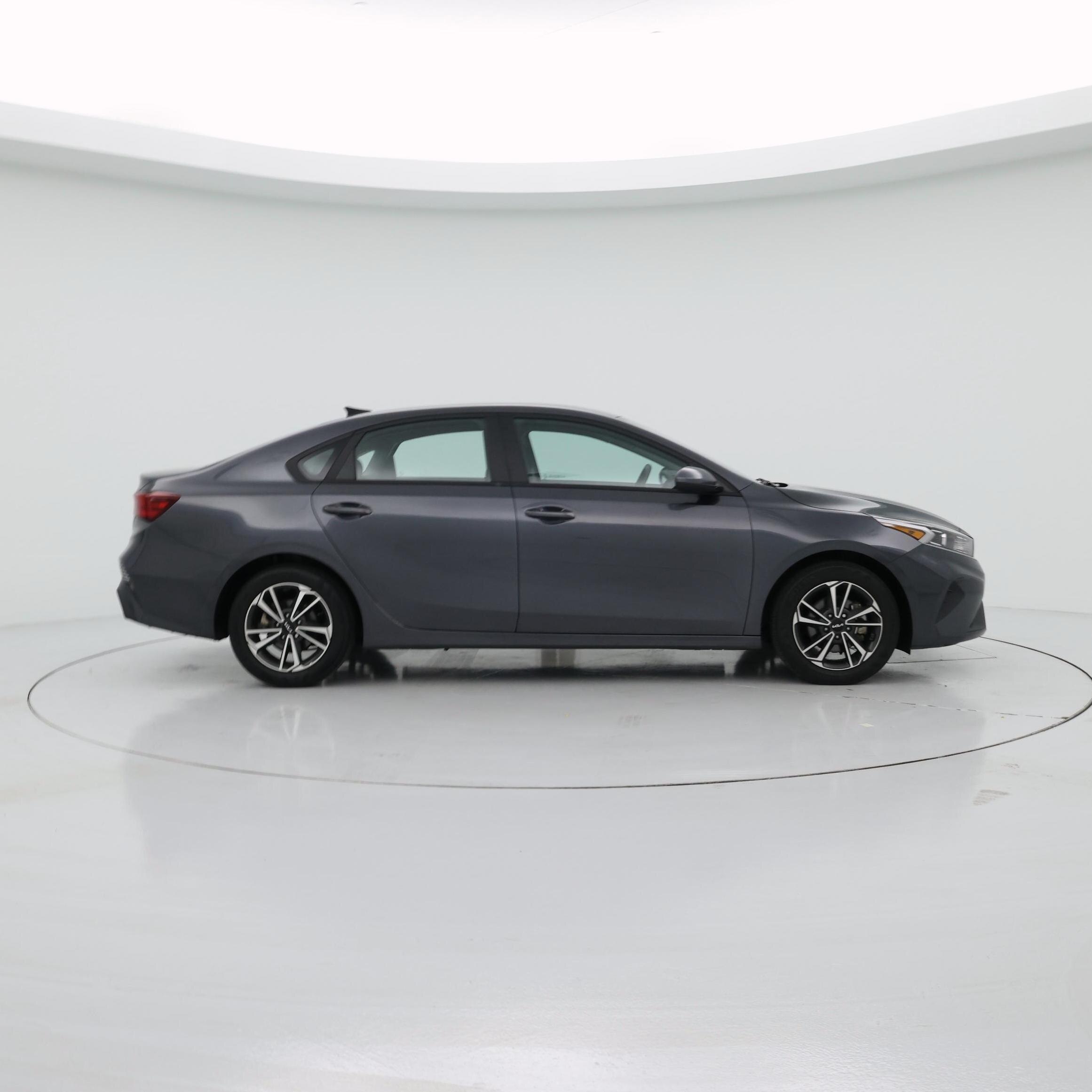 Thumbnail: 2023 Kia Forte - 7