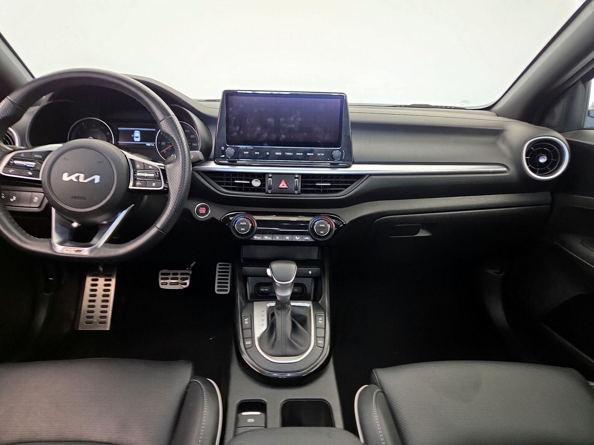 Thumbnail: 2022 Kia Forte - 9