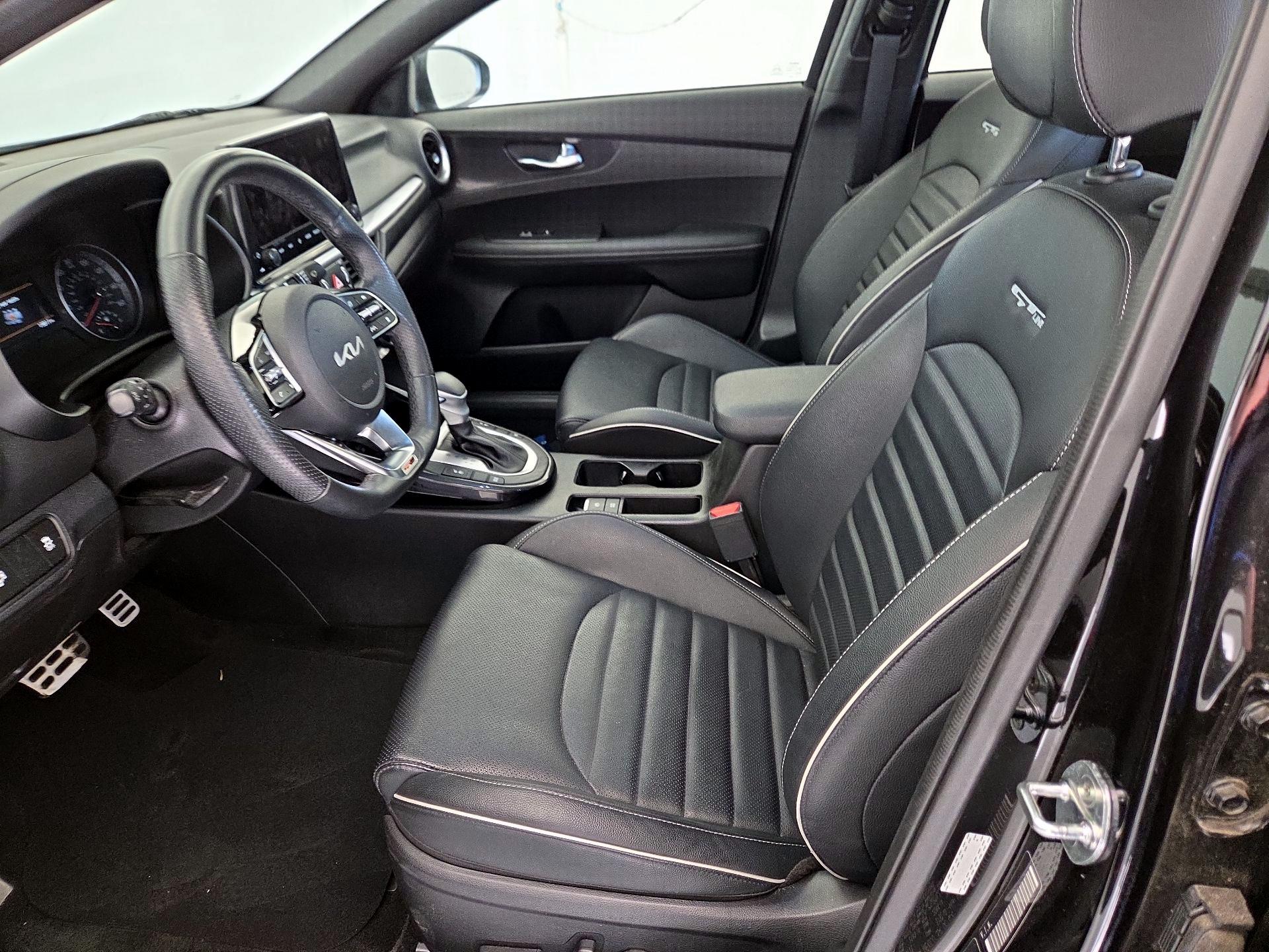 Thumbnail: 2022 Kia Forte - 11