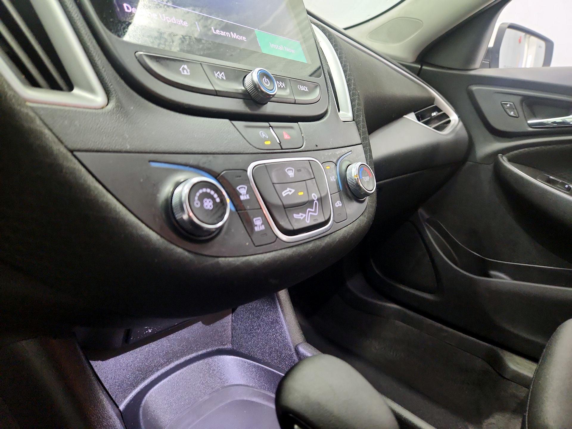 Thumbnail: 2024 Chevrolet Malibu - 16