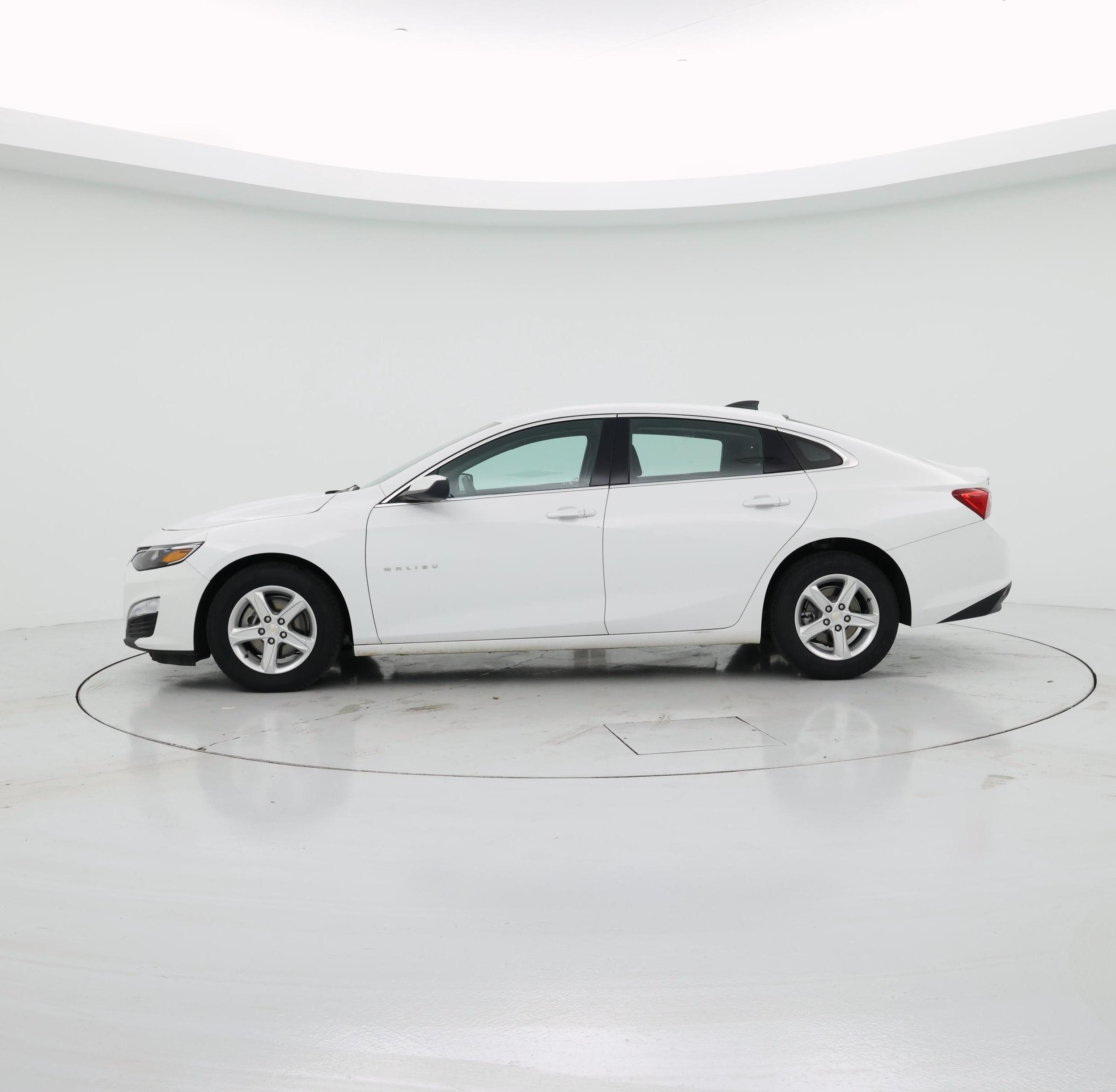 Thumbnail: 2024 Chevrolet Malibu - 3