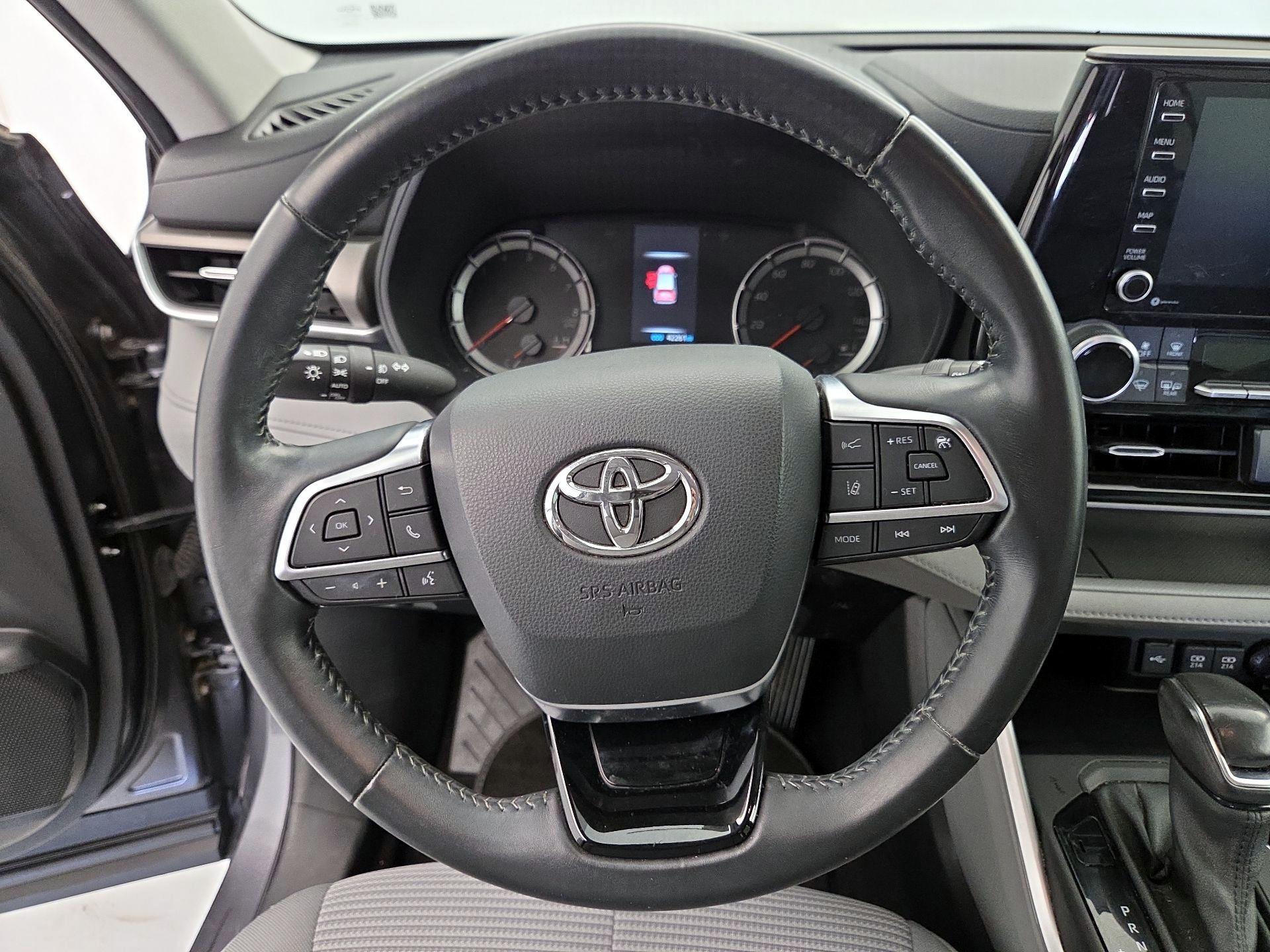 Thumbnail: 2021 Toyota Highlander - 10