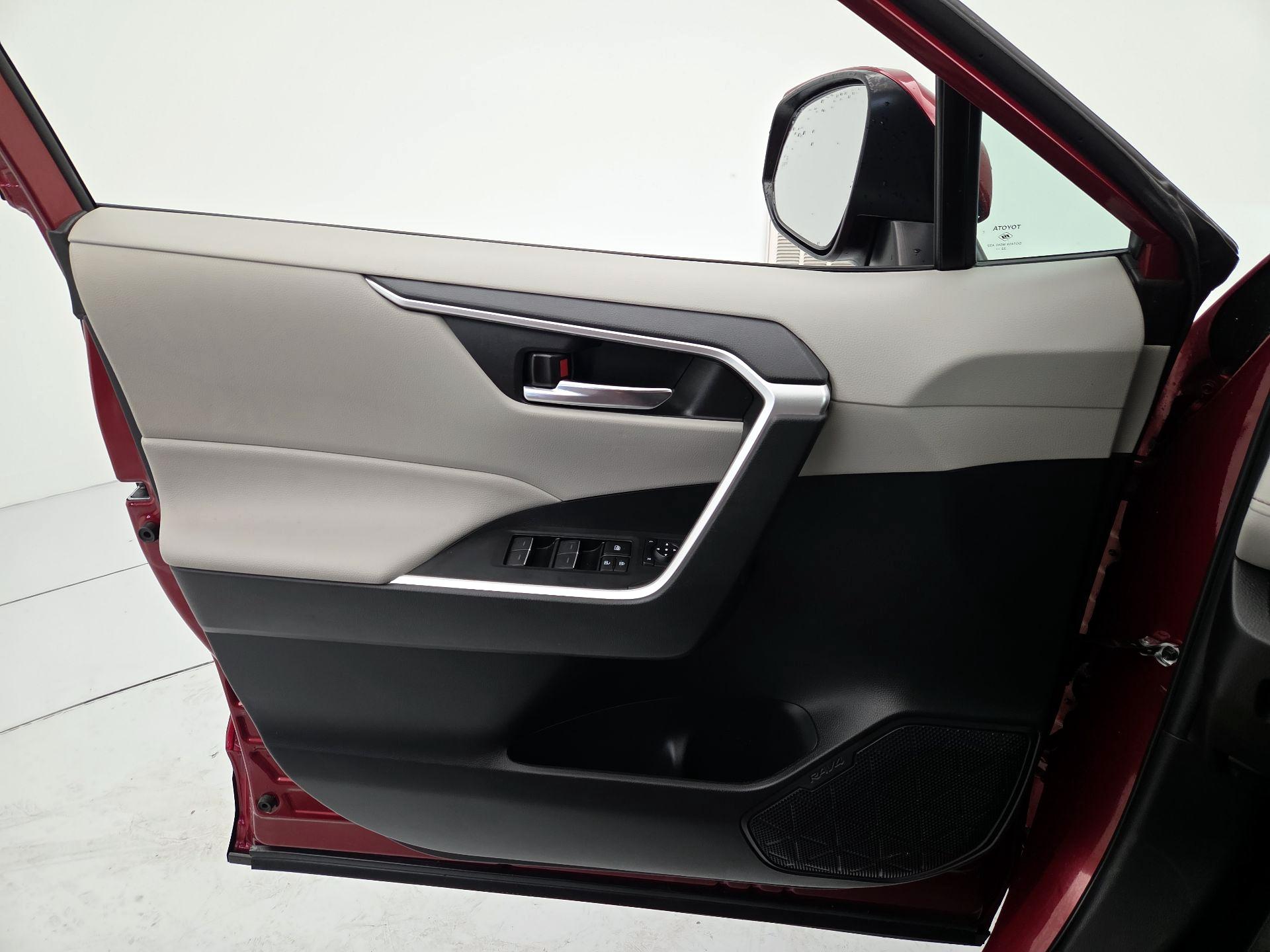 Thumbnail: 2023 Toyota RAV4 - 12