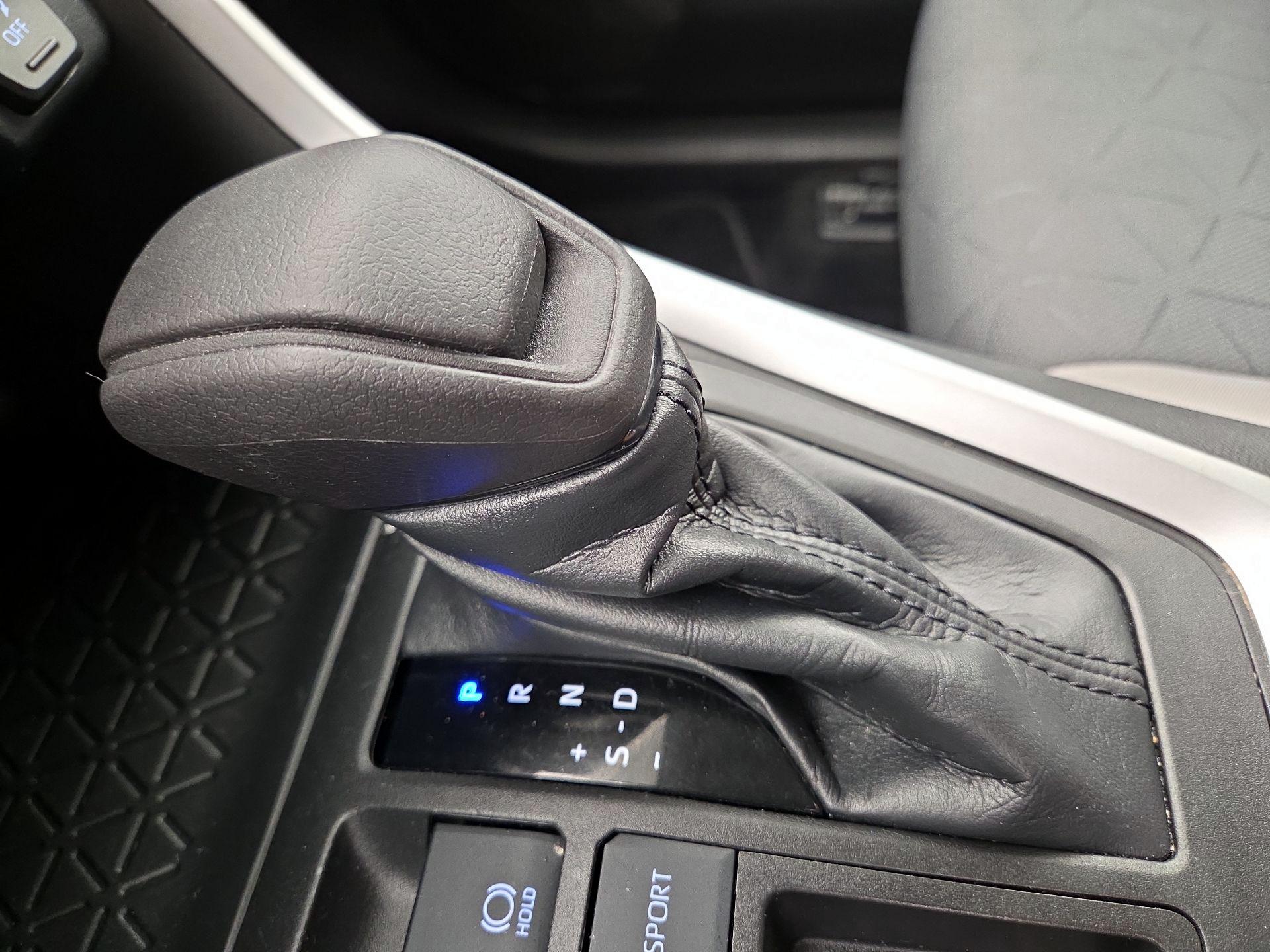 Thumbnail: 2023 Toyota RAV4 - 17