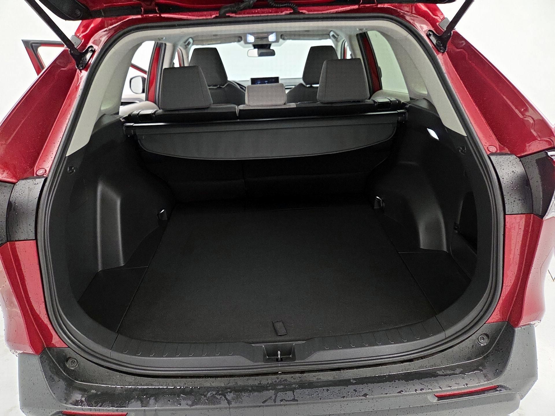 Thumbnail: 2023 Toyota RAV4 - 20