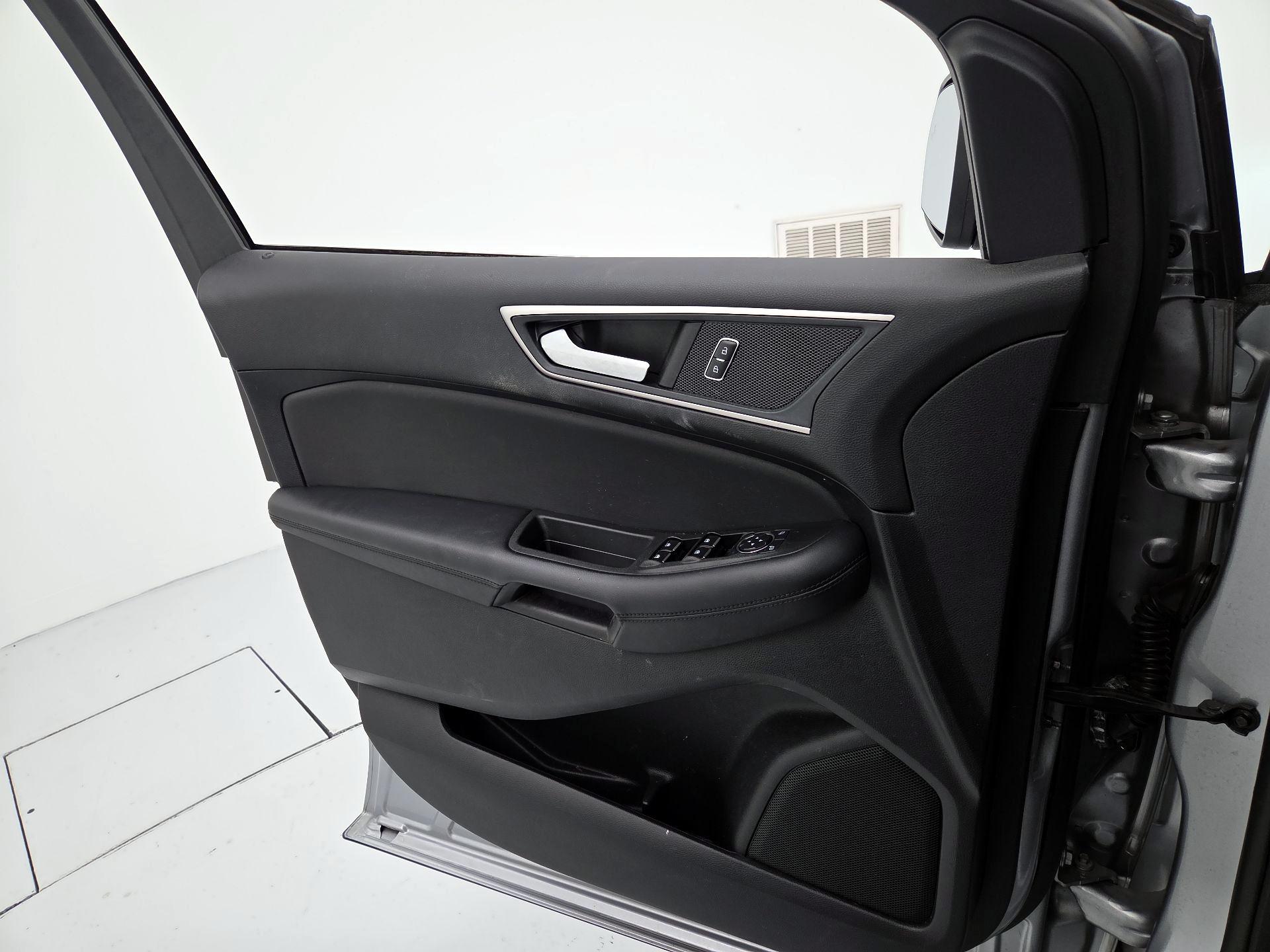 Thumbnail: 2023 Ford Edge - 12