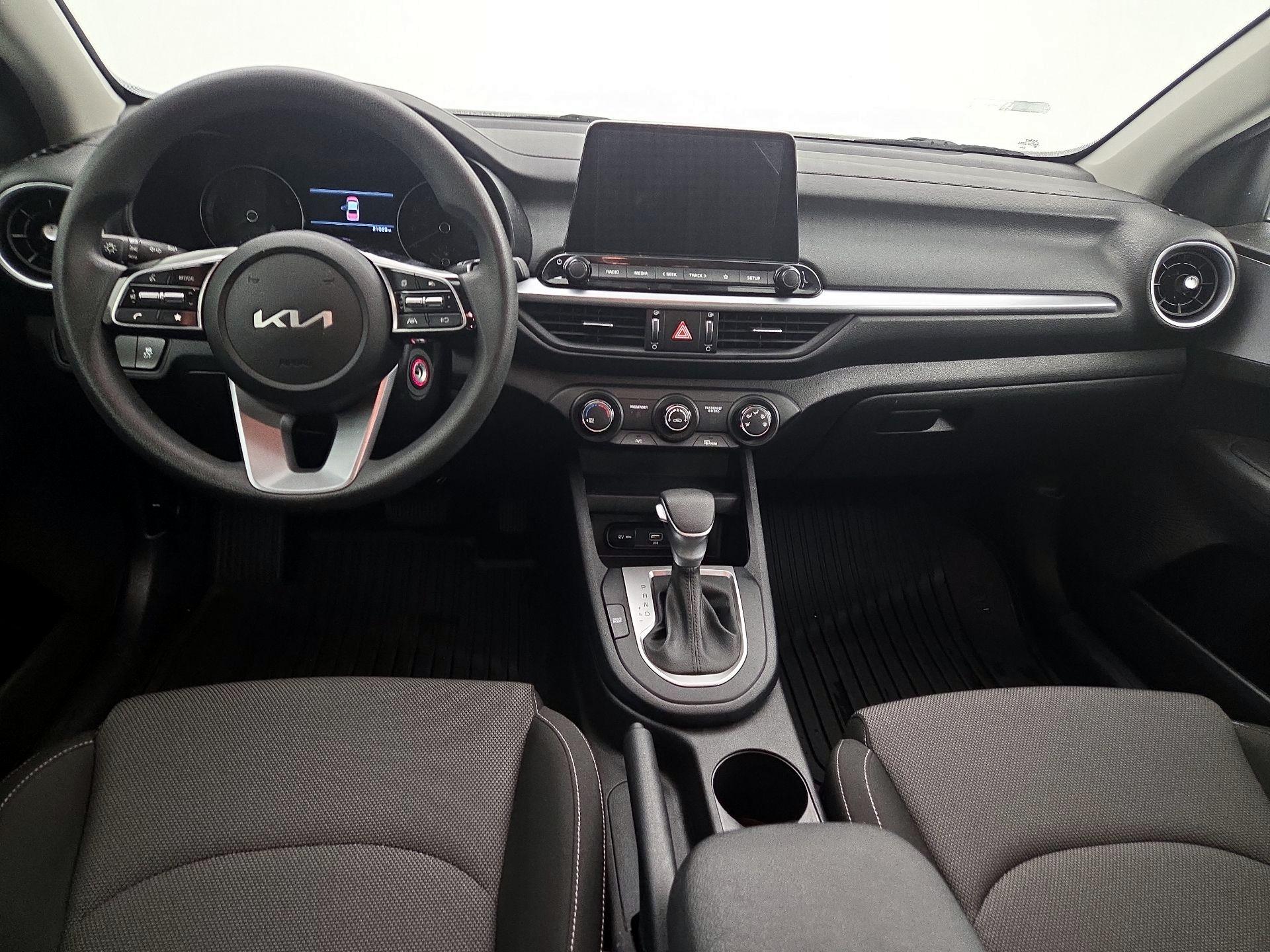Thumbnail: 2023 Kia Forte - 9
