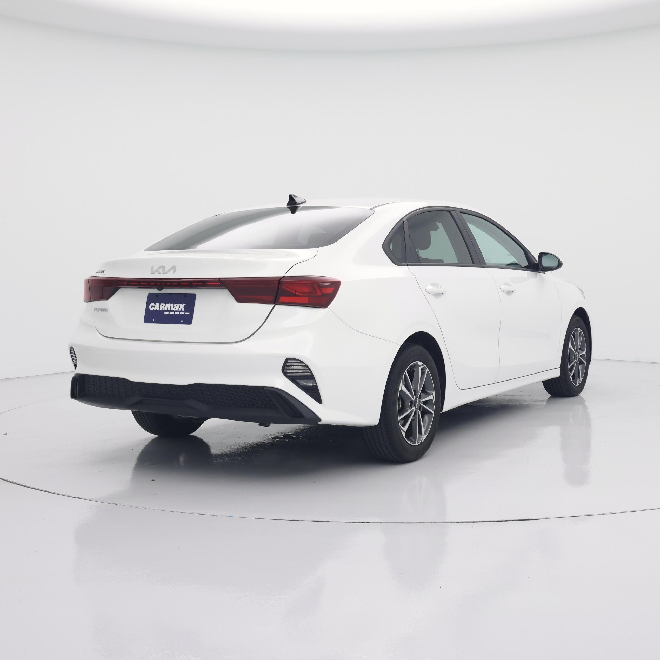 Thumbnail: 2023 Kia Forte - 8