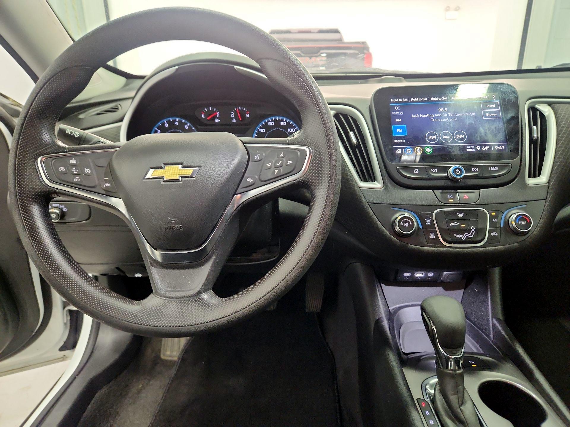 Thumbnail: 2024 Chevrolet Malibu - 9