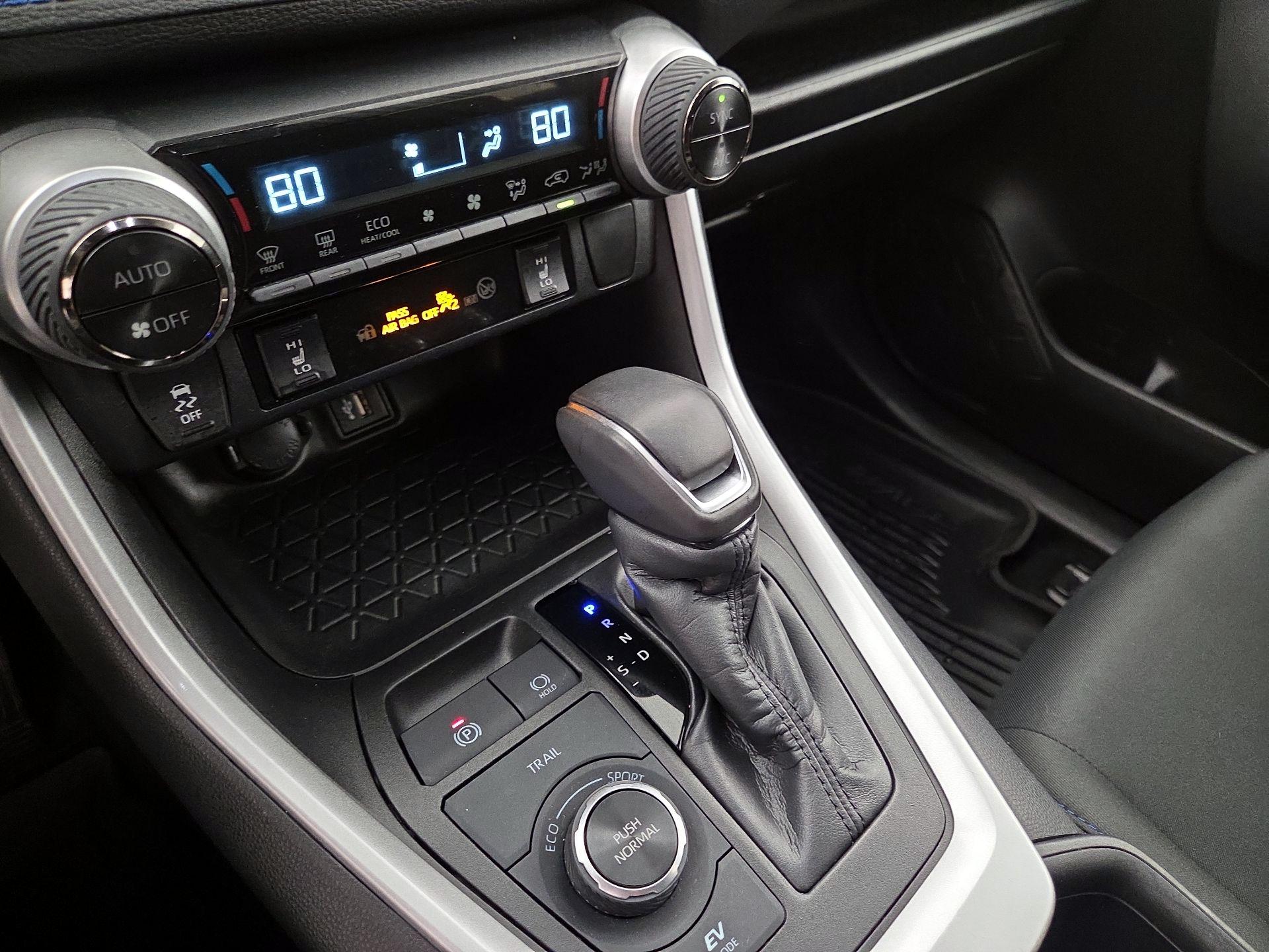 Thumbnail: 2024 Toyota RAV4 - 17