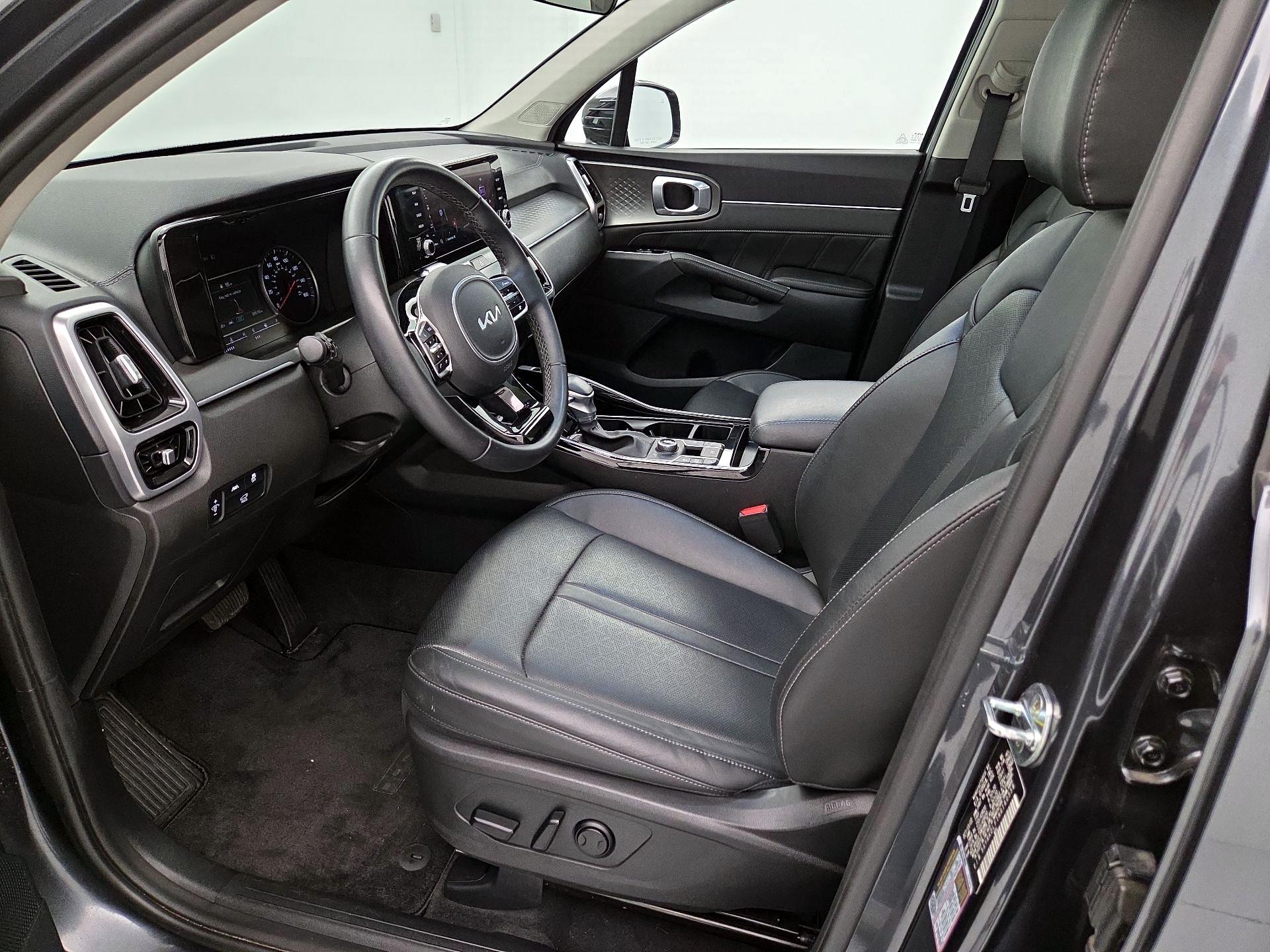 Thumbnail: 2022 Kia Sorento - 11