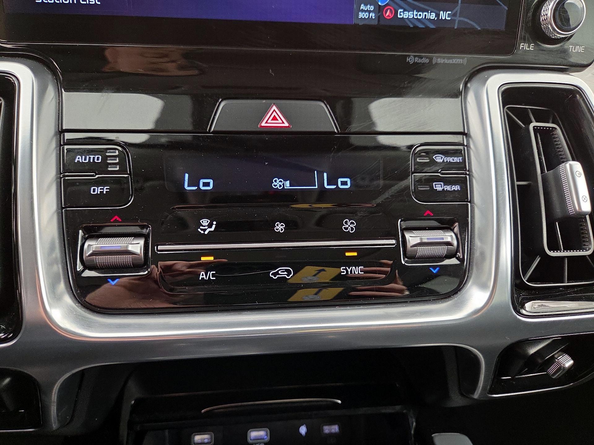 Thumbnail: 2022 Kia Sorento - 17