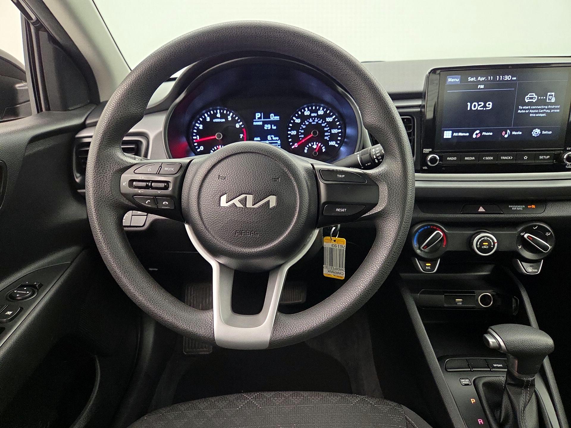 Thumbnail: 2023 Kia Rio - 10