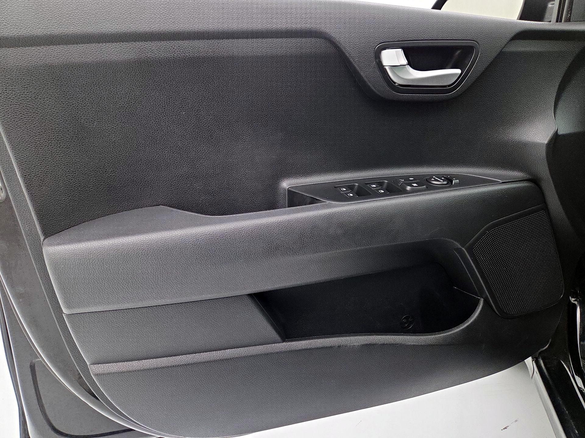 Thumbnail: 2023 Kia Rio - 12