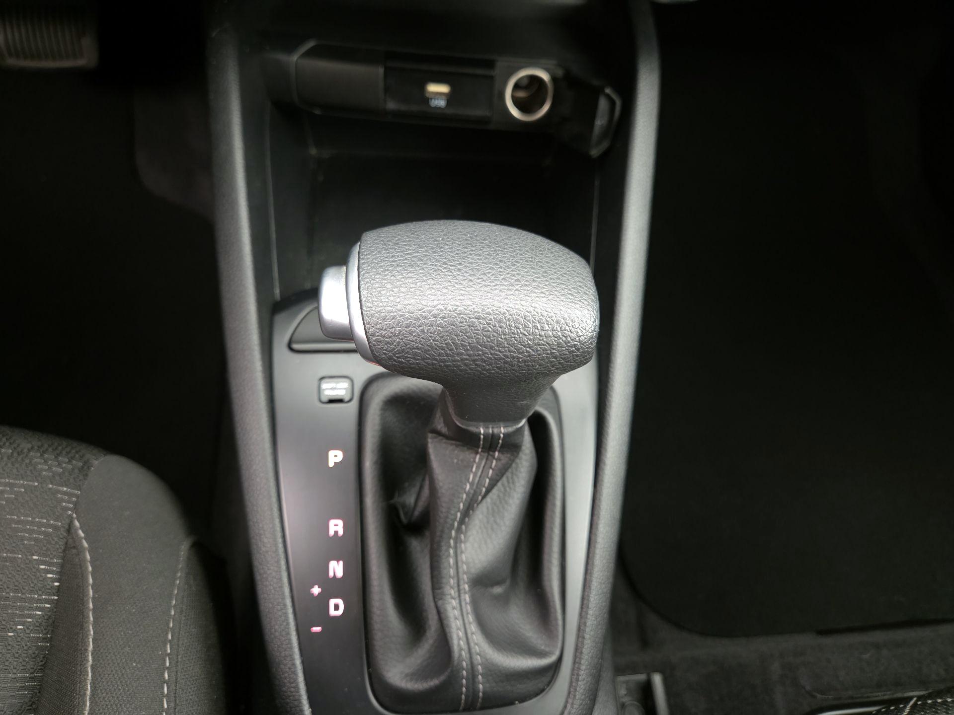 Thumbnail: 2023 Kia Rio - 17