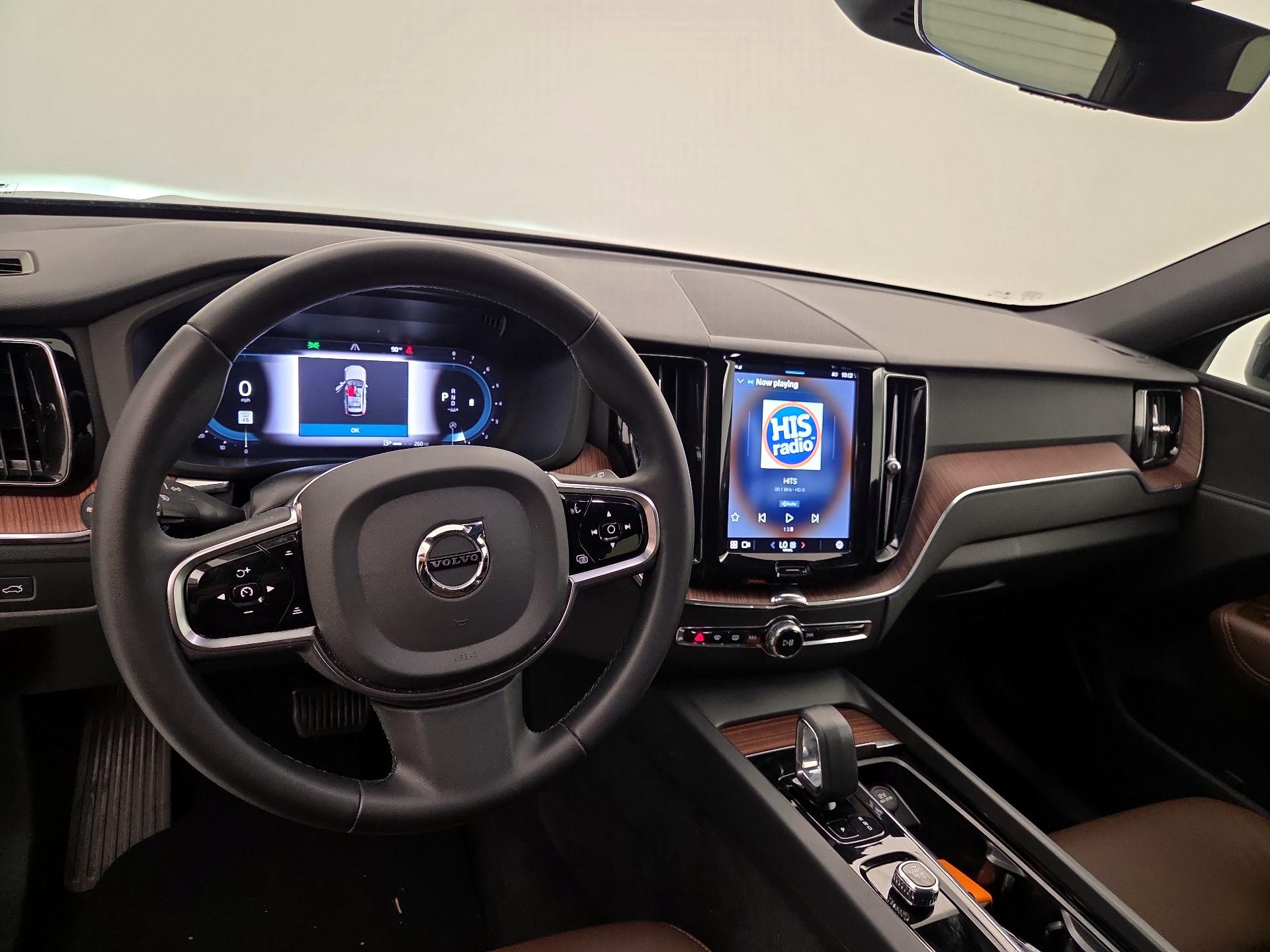 Thumbnail: 2023 Volvo XC60 - 9