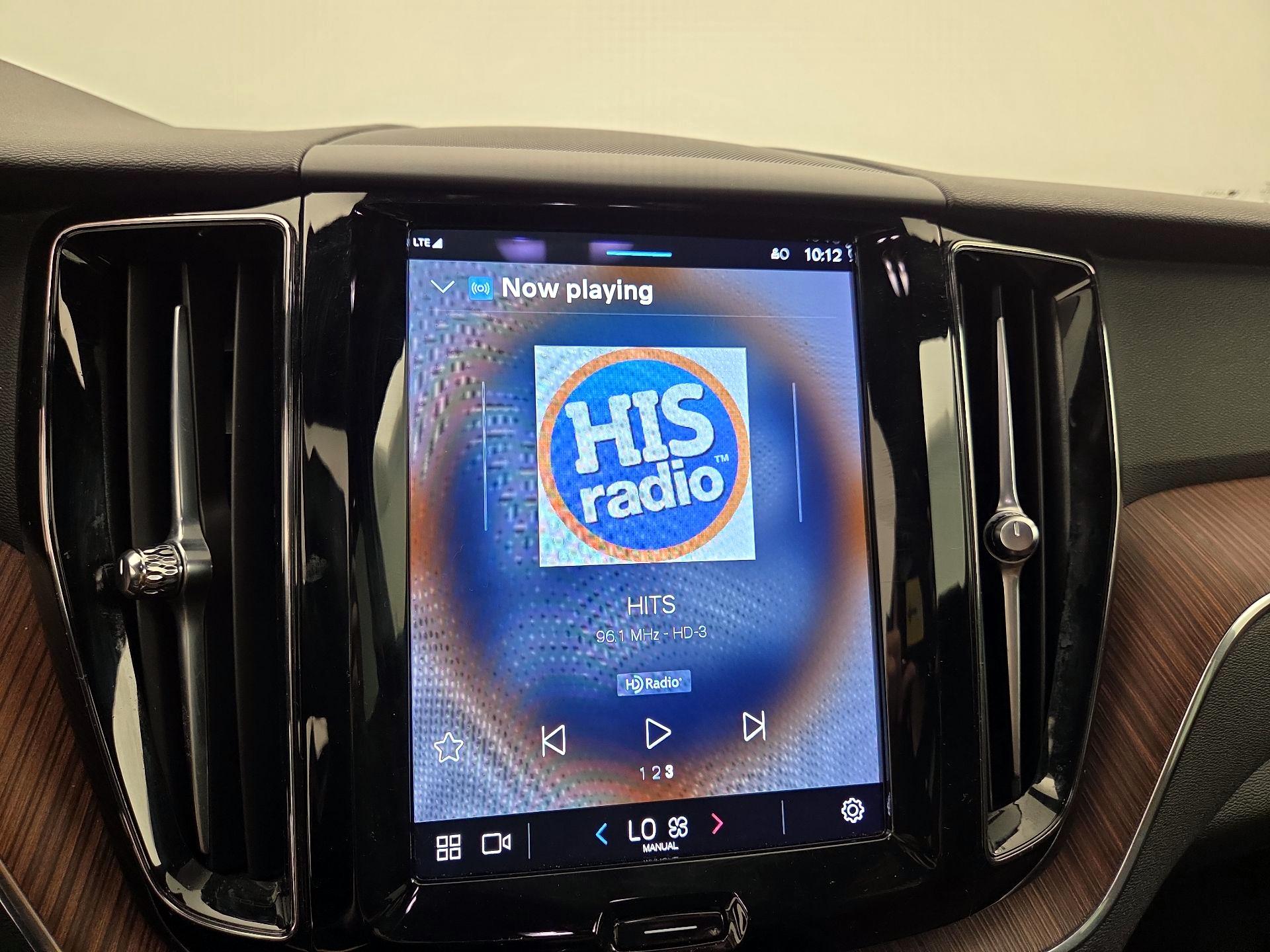 Thumbnail: 2023 Volvo XC60 - 14