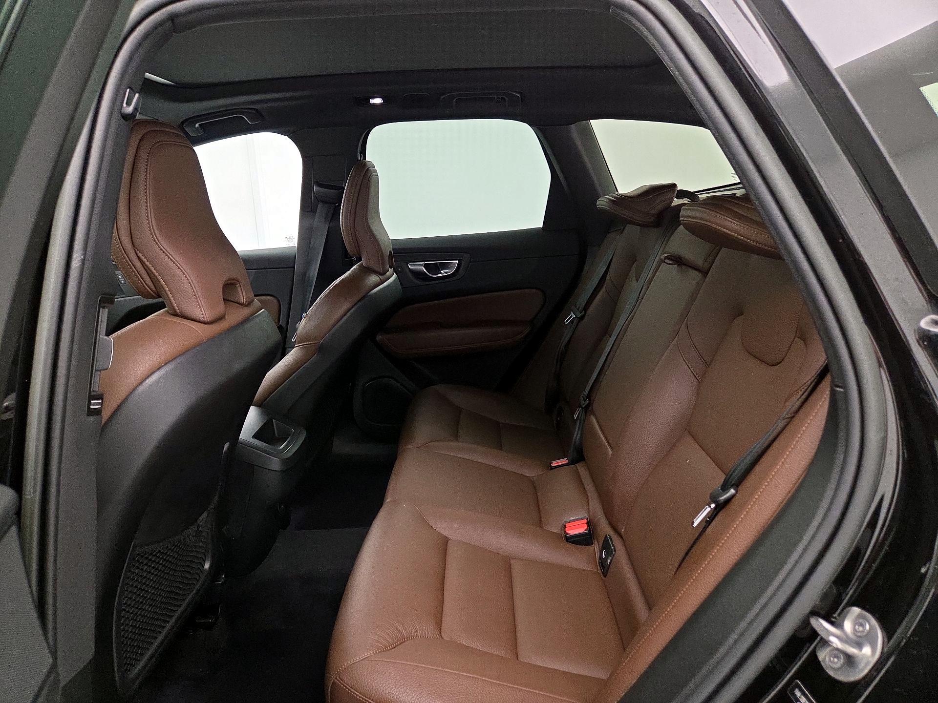 Thumbnail: 2023 Volvo XC60 - 18