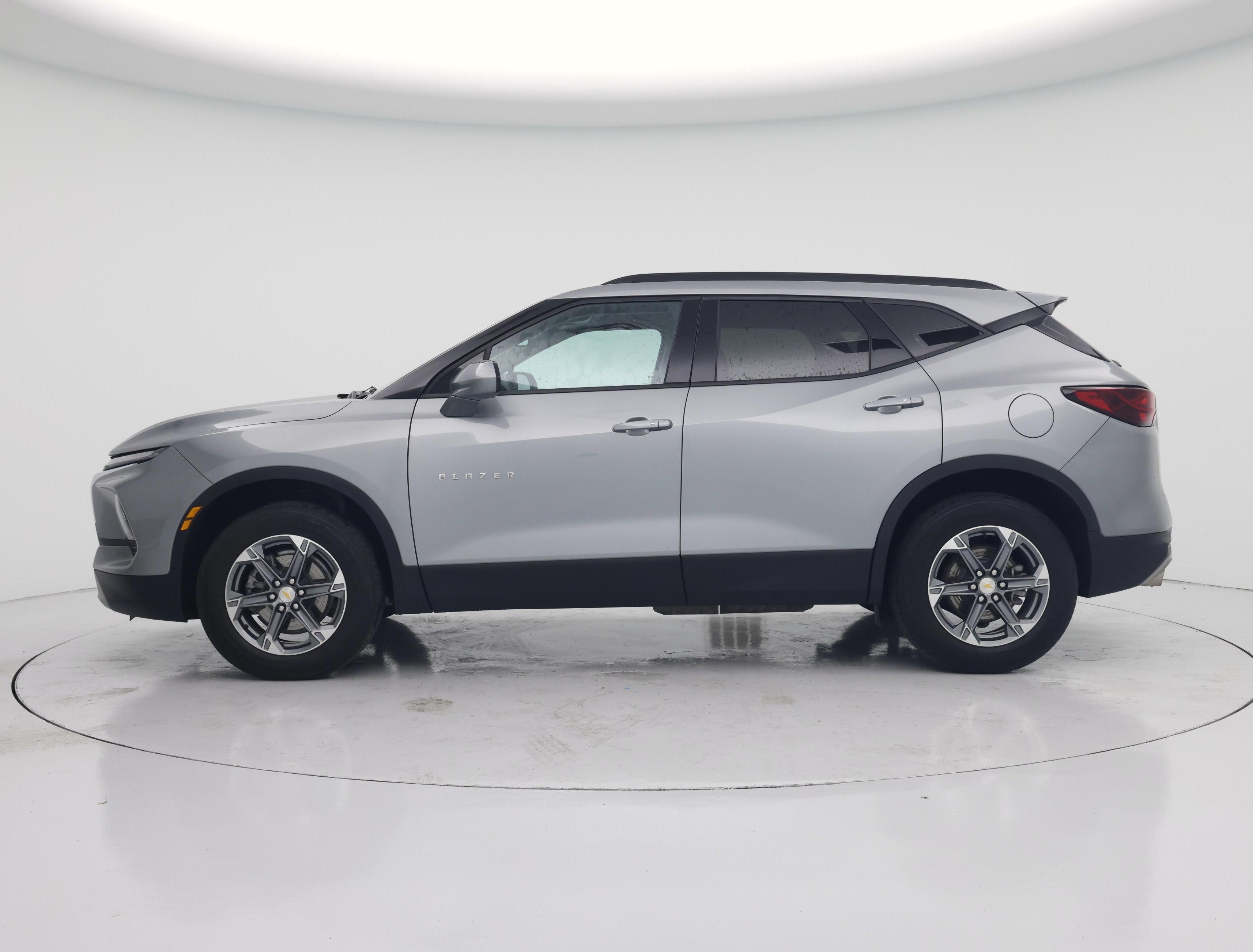 Thumbnail: 2023 Chevrolet Blazer - 3